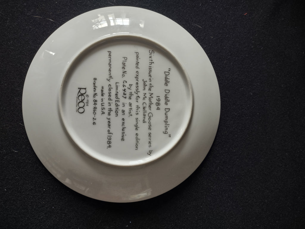 Vintage Mother Goose Collector Plate 6th Issue Diddle Diddle Dumpling (Lot 5117)