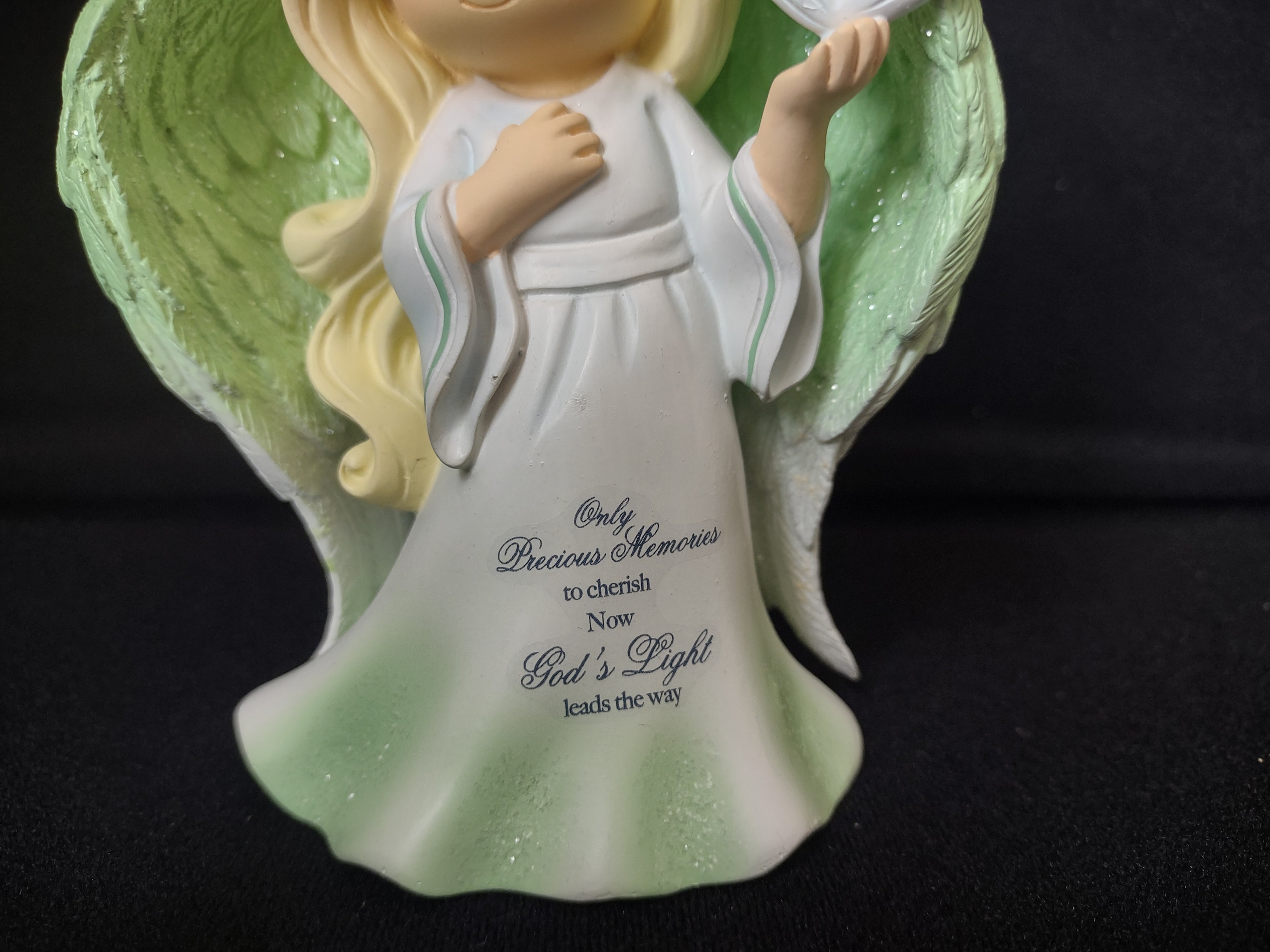 Precious Moments Wings of Remembrance Guardian Angel Cherished Memories (2644c)