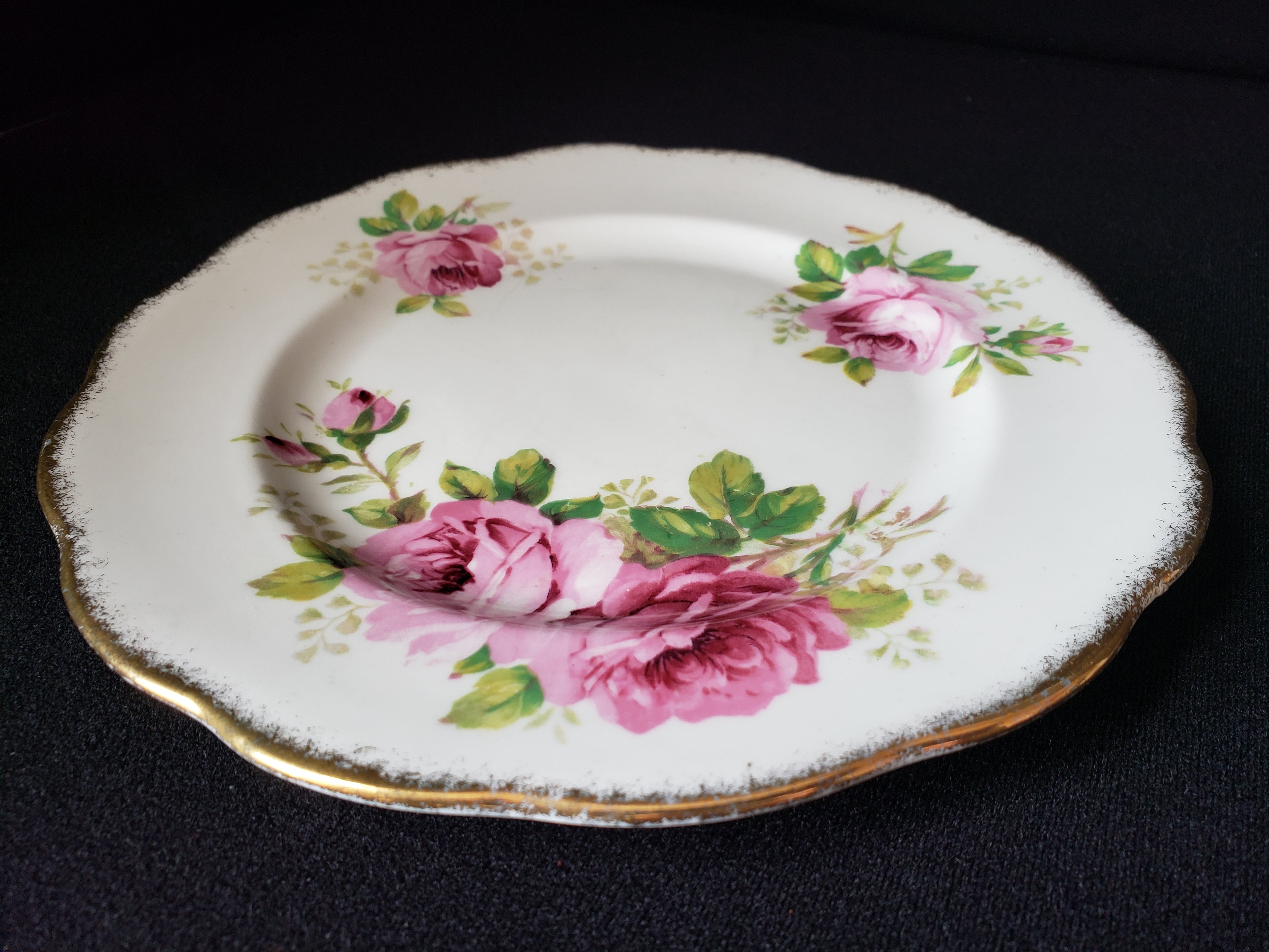 Vintage Royal Albert American Beauty Dessert or Salad Plate 8" (lot 2050)