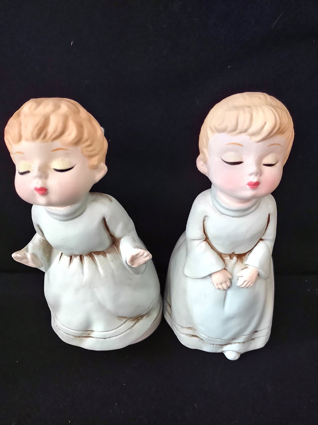 Vintage Ceramic Kissing Angels Japan Musical Where Do I Begin (Lot 3979)