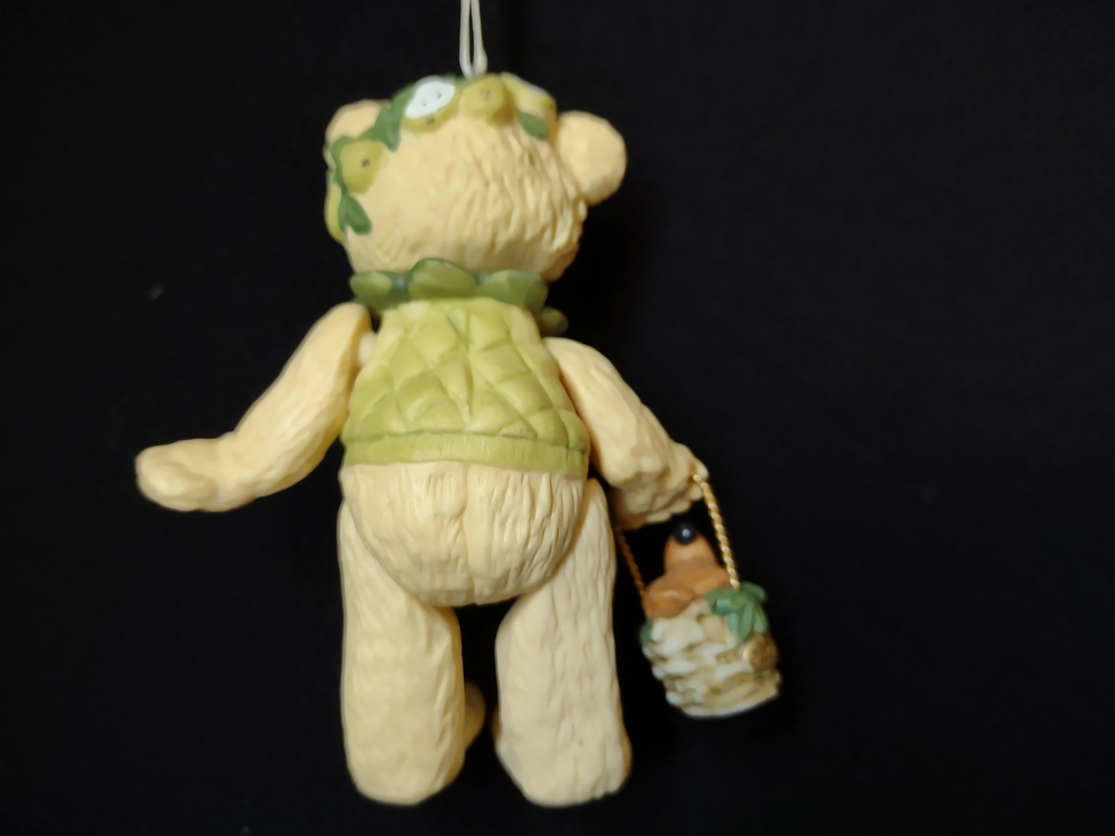 Hallmark Ornament Gift Bearers Bear Christmas Movable arms legs (lot 1603)