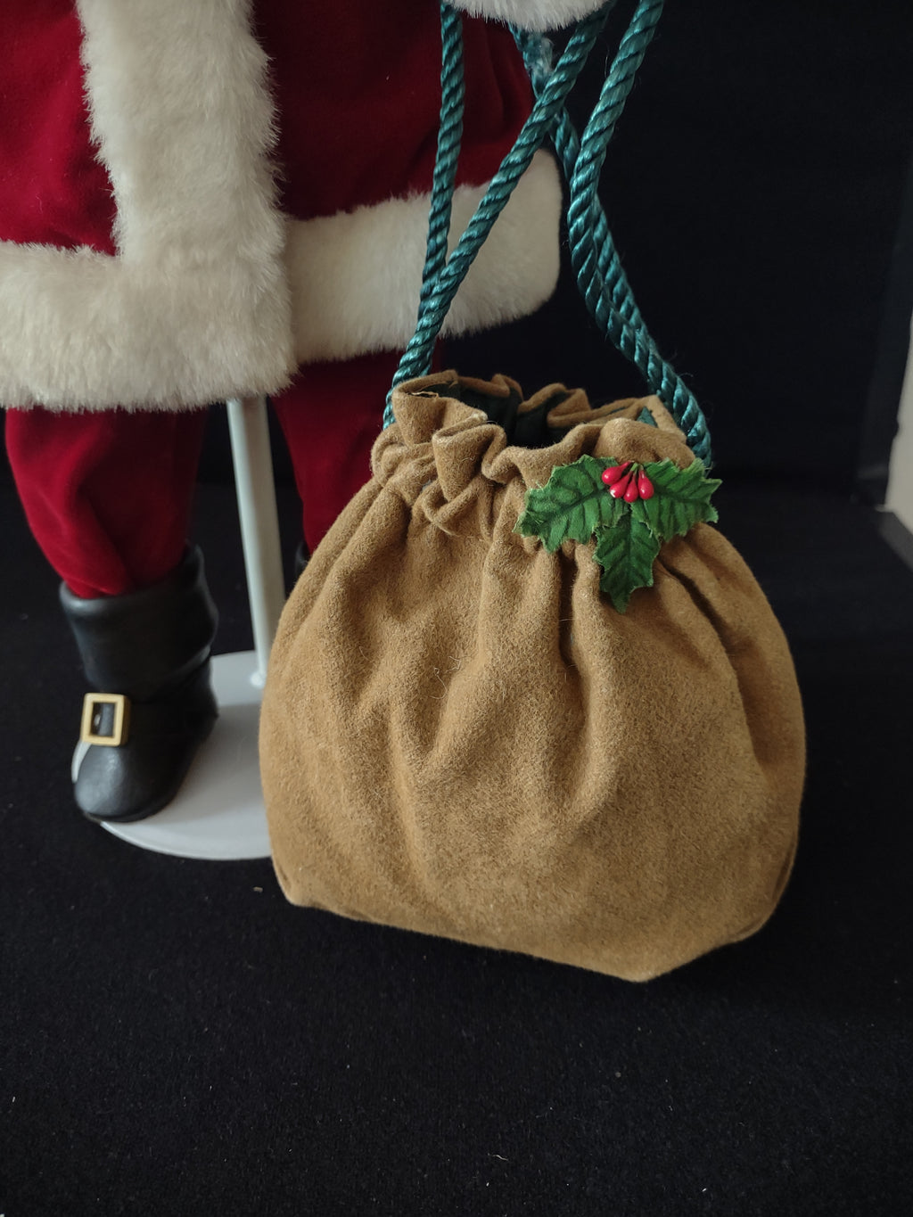 Christmas Danbury Mint Standing Porcelain Santa Claus Toy Sack (Lot 3755)