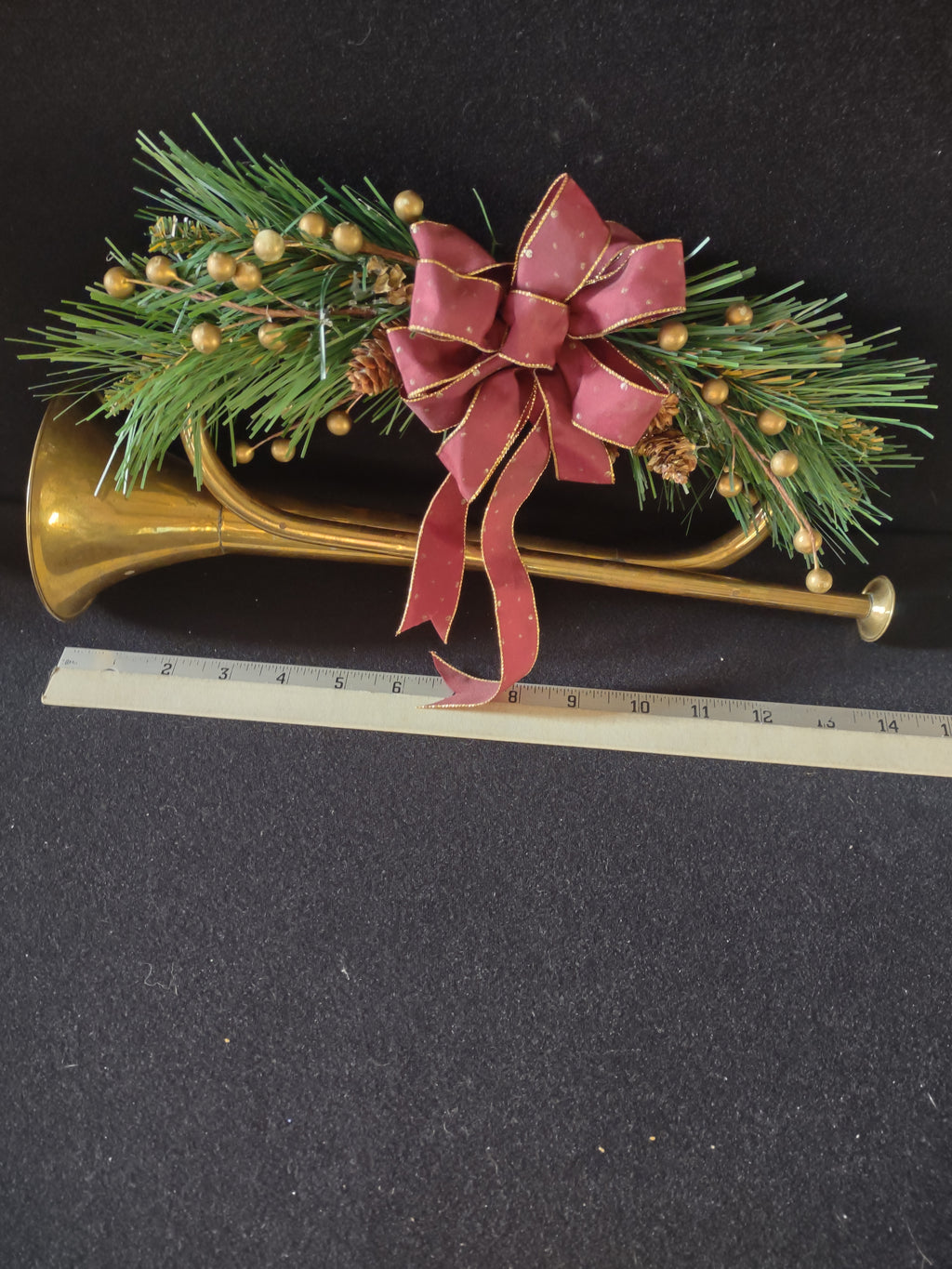 Christmas Brass French Horn Decoration Ribbon Gold Trim Greenery (Lot 4613)