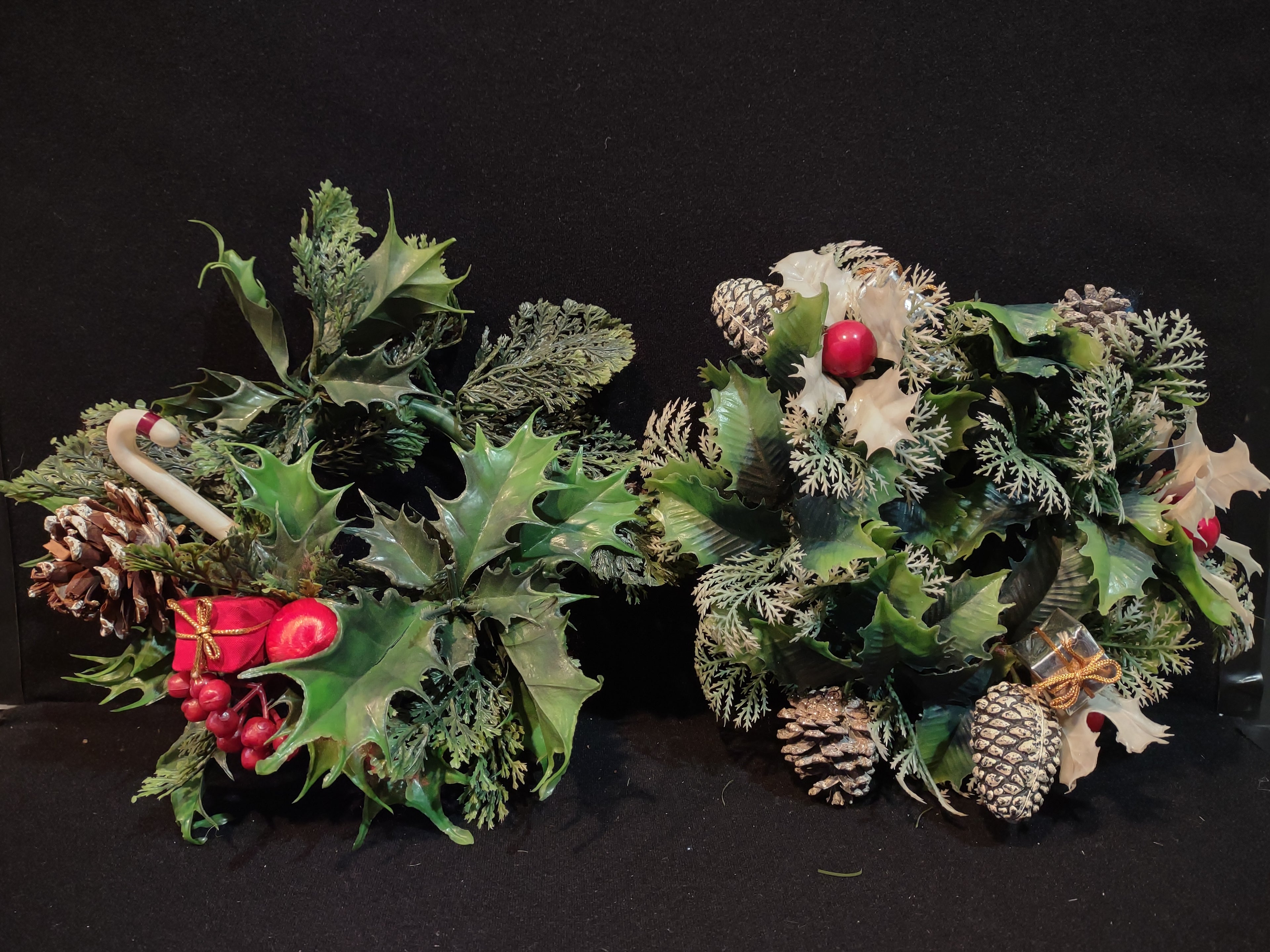 Vintage 2 Plastic Candle Rings Greenery Pine Cone Gifts Berries (Lot 4781)
