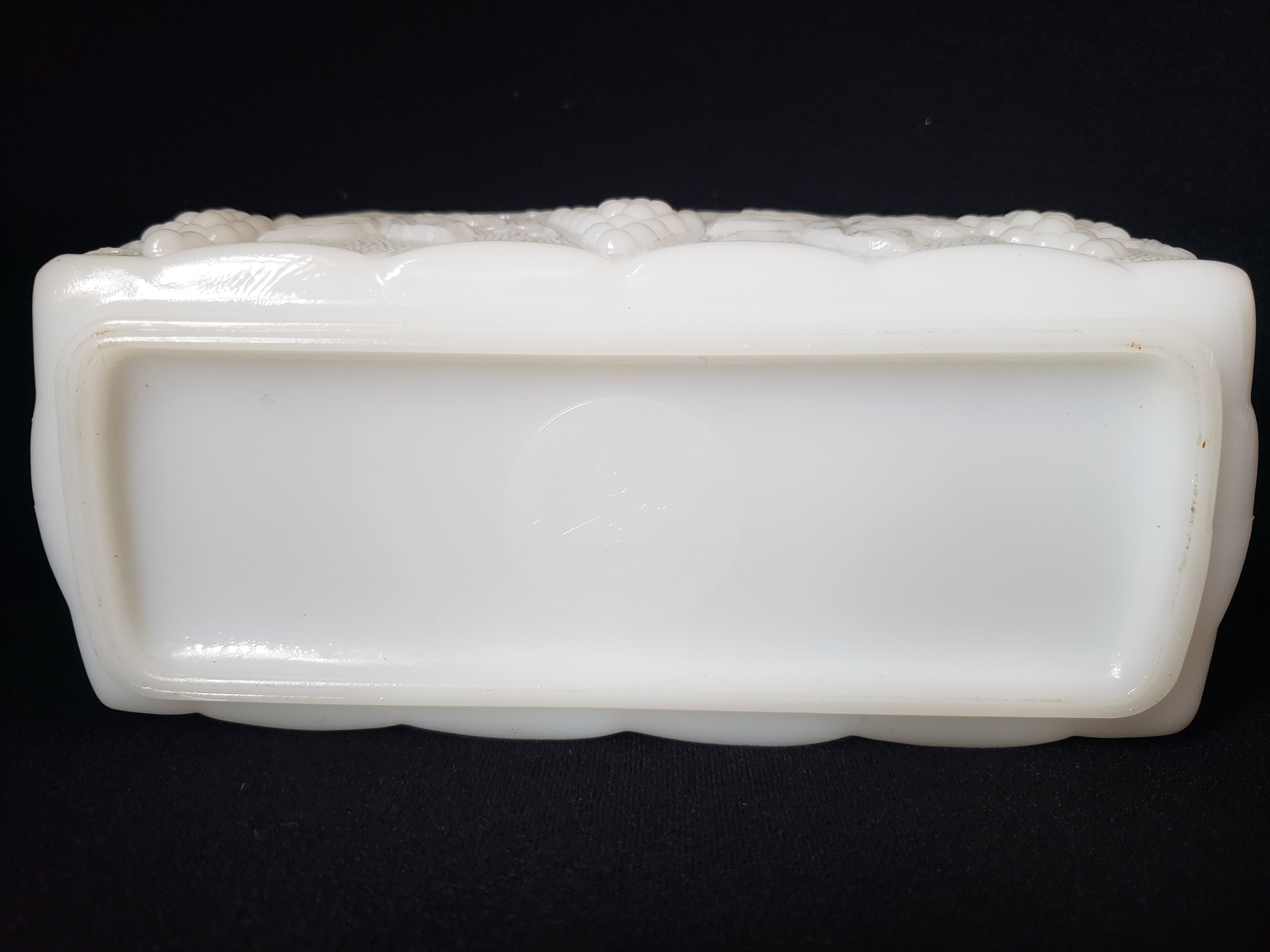 Vintage Anchor Hocking Milk Glass Planter Grape Pattern Rectangle (lot 2217)