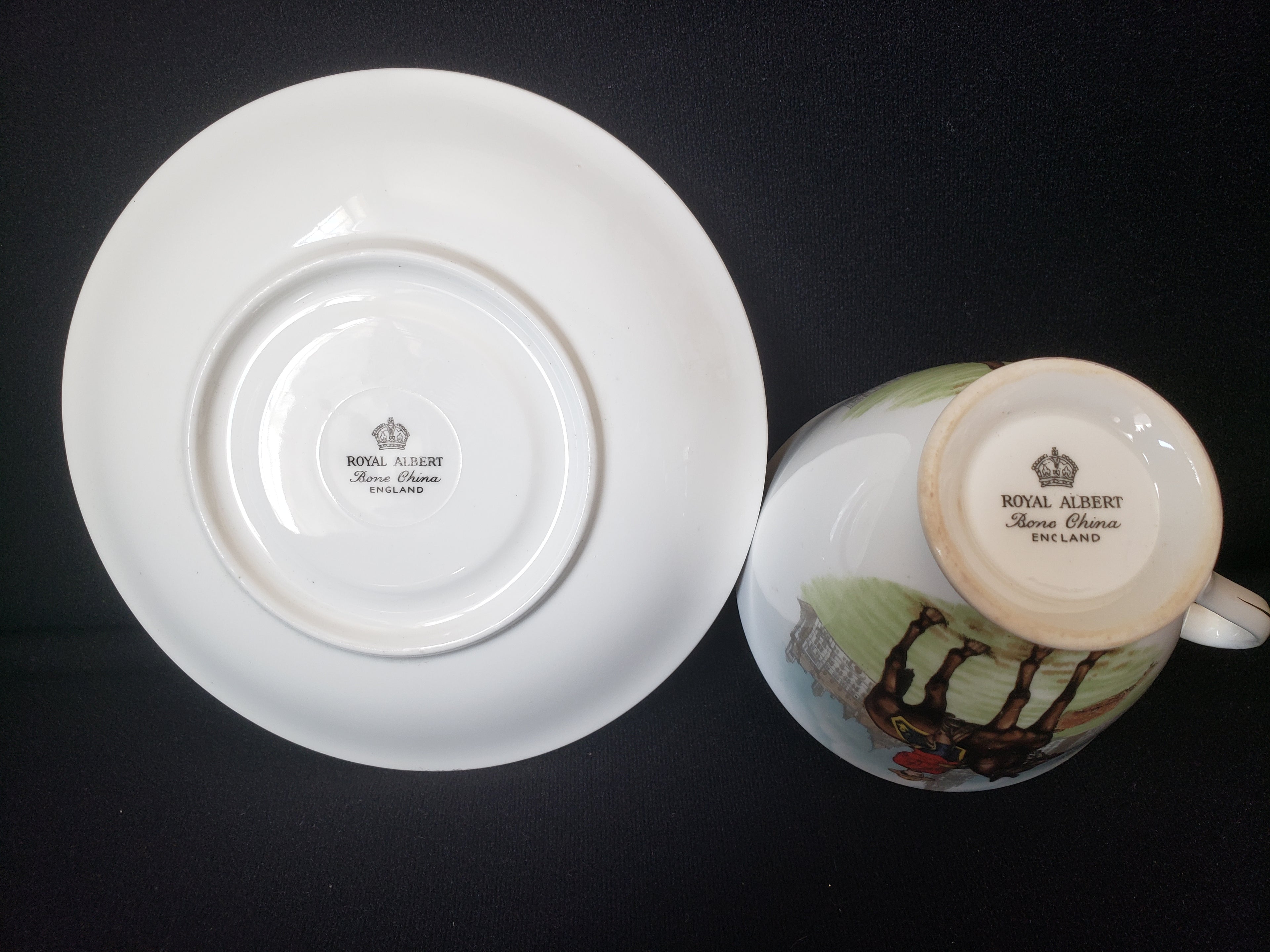 Vintage Royal Albert Bone China Parliament Guard Tea Cut and Saucer (lot 2019)