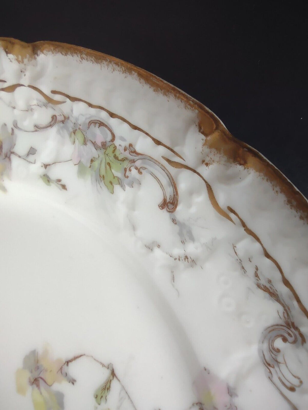 Haviland Limoges Raised Double Gold Trim Dinner Plate (lot 629)