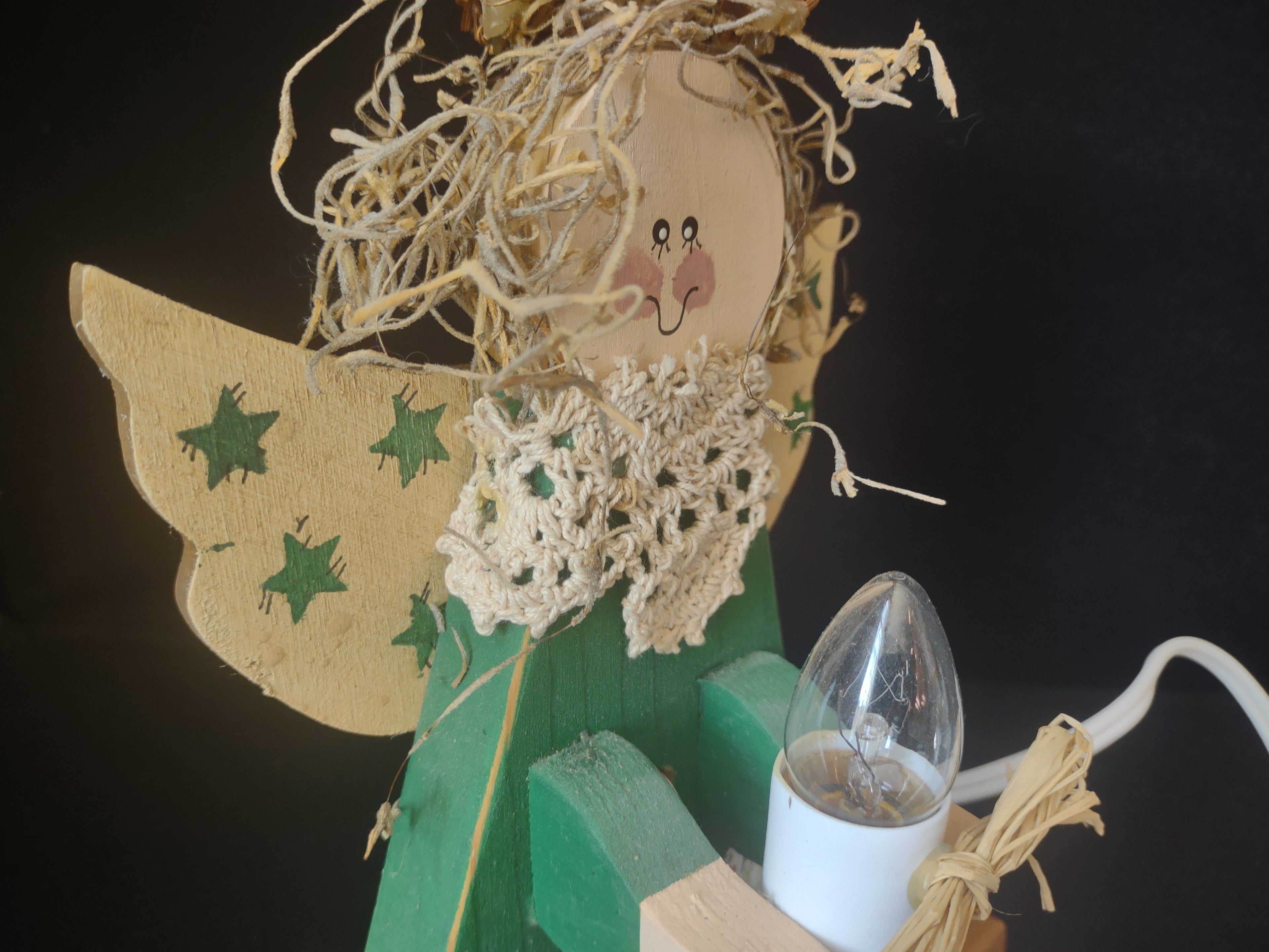 Christmas Vintage Primitive Rustic Cottage Light Up Wooden Angel (lot 1703)