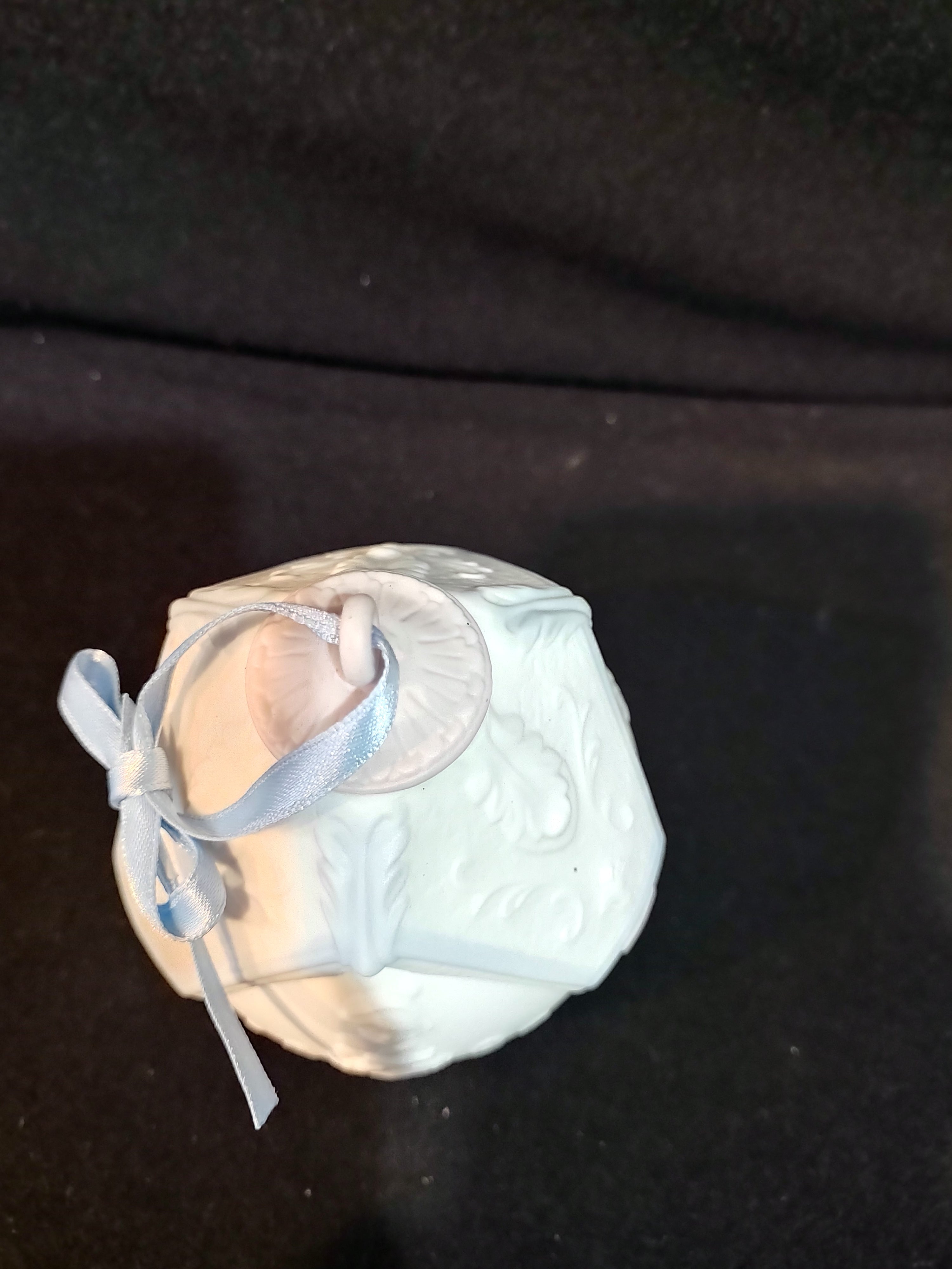 Vintage Lladro Christmas Collectible 1998 Ornament Bola De Navidad (Lot 4103)