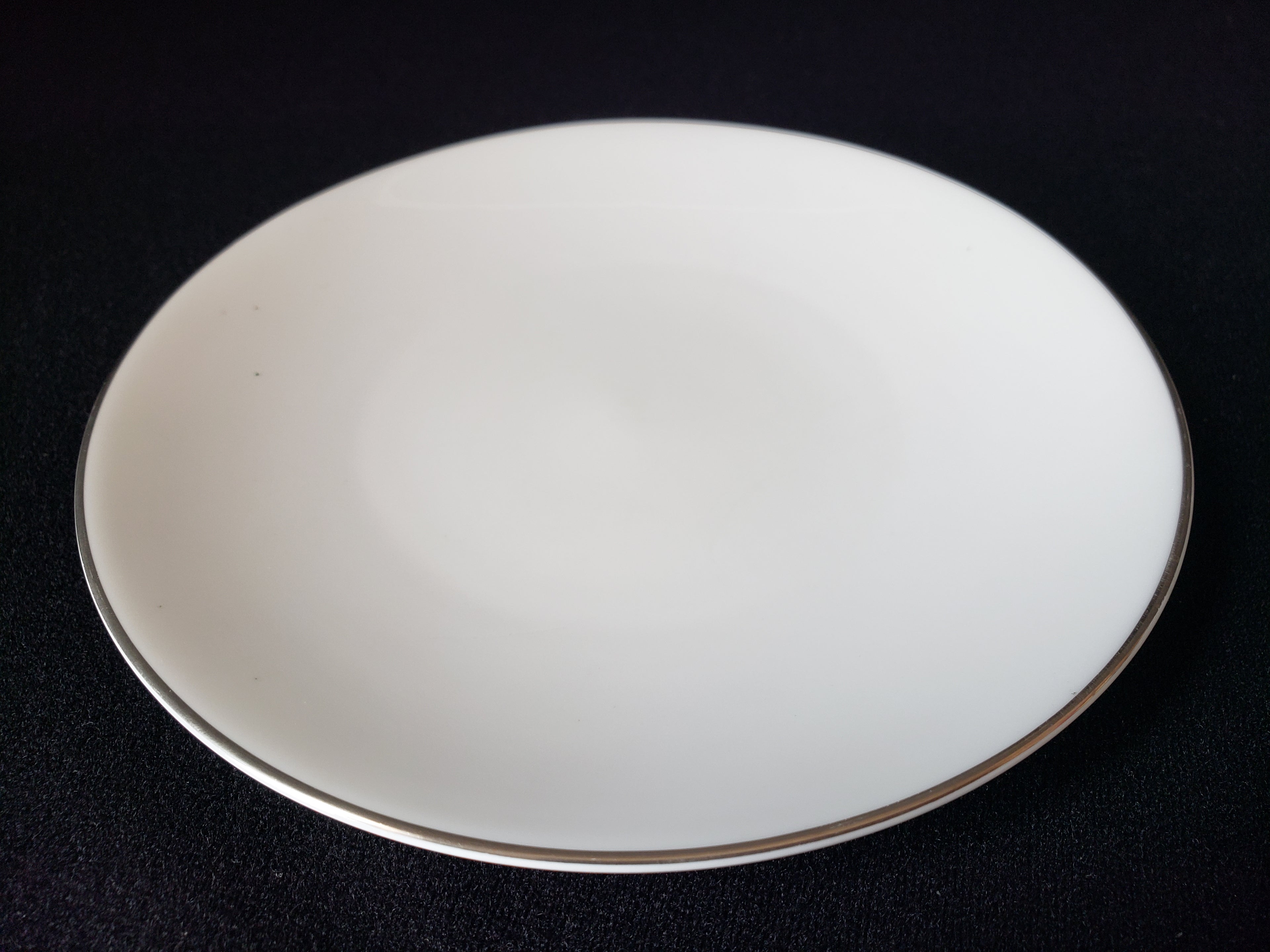Vintage Royal Worcester White Silver Trim Bread or Dessert Plate 6" (lot 2108)