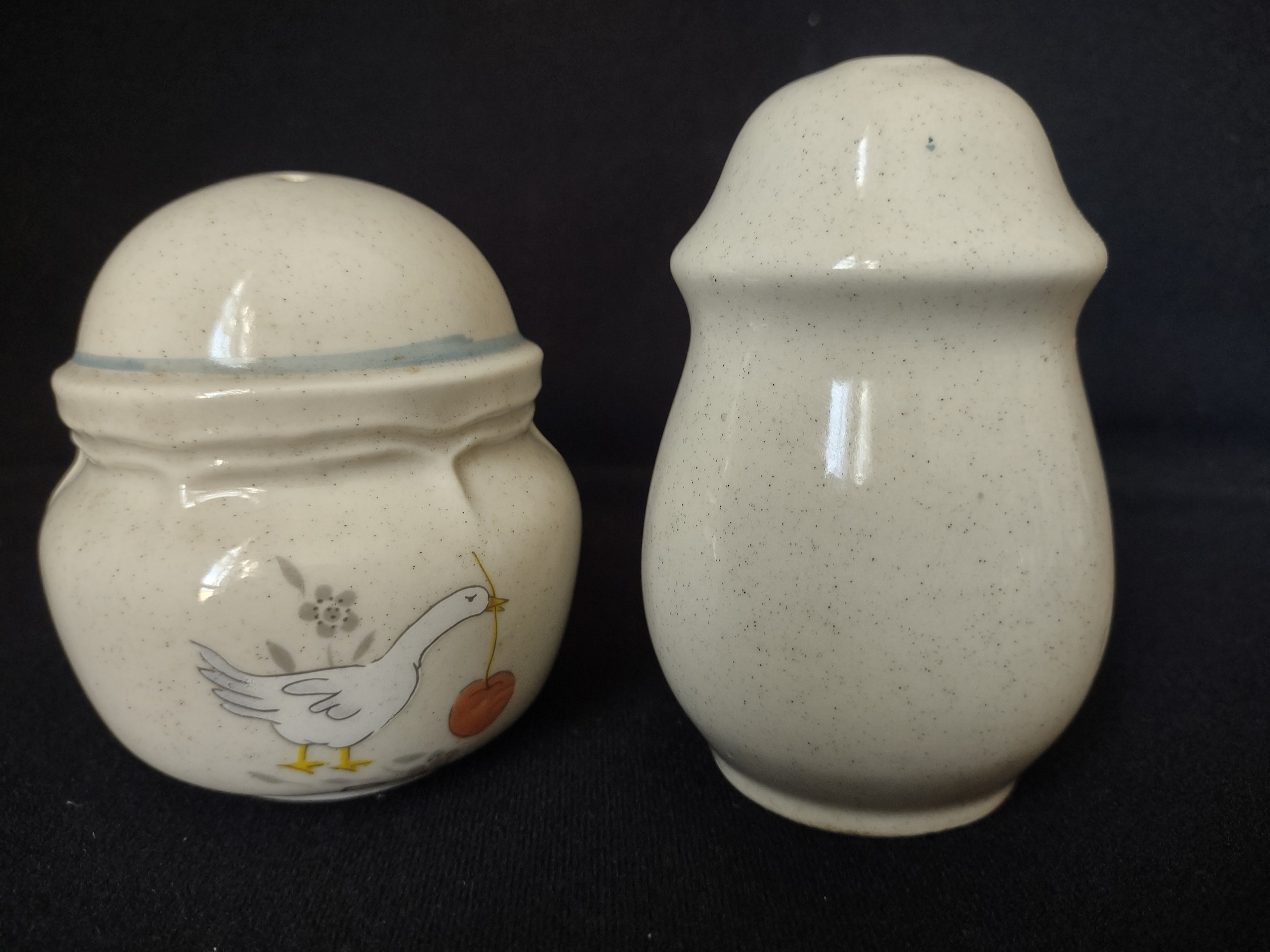 Vintage Marmalade Salt Pepper Shaker Geese Duck Cherry Apple Ribbon (lot 2845c)