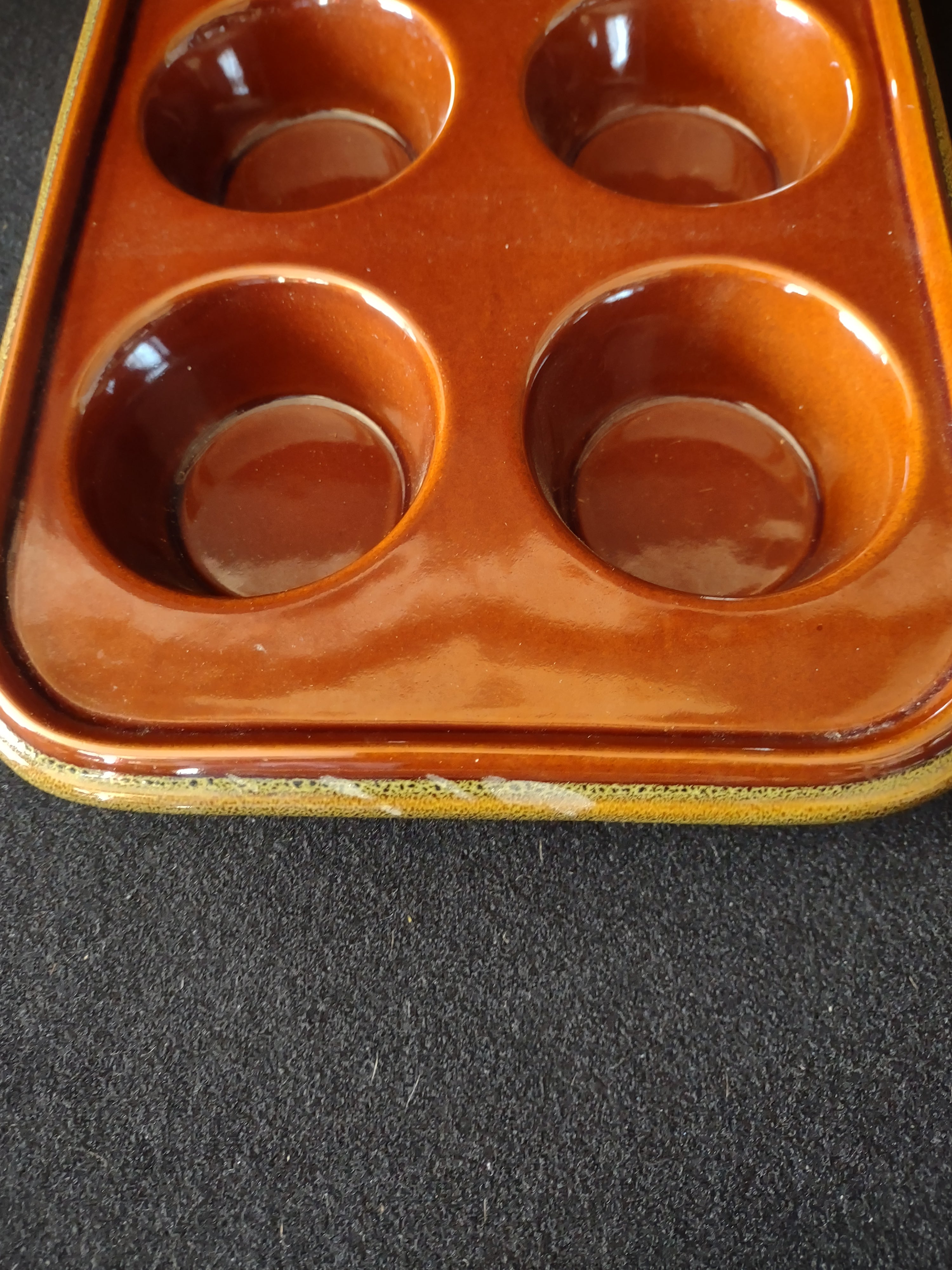 Paula Dean 6 Cup Stoneware Muffin Pan Green Brown (Lot 5311)
