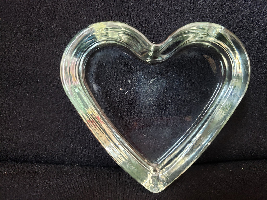 Vintage Glass Heart Dish Ashtray Trinket Jewelry Dish 3-1/2" (2152)
