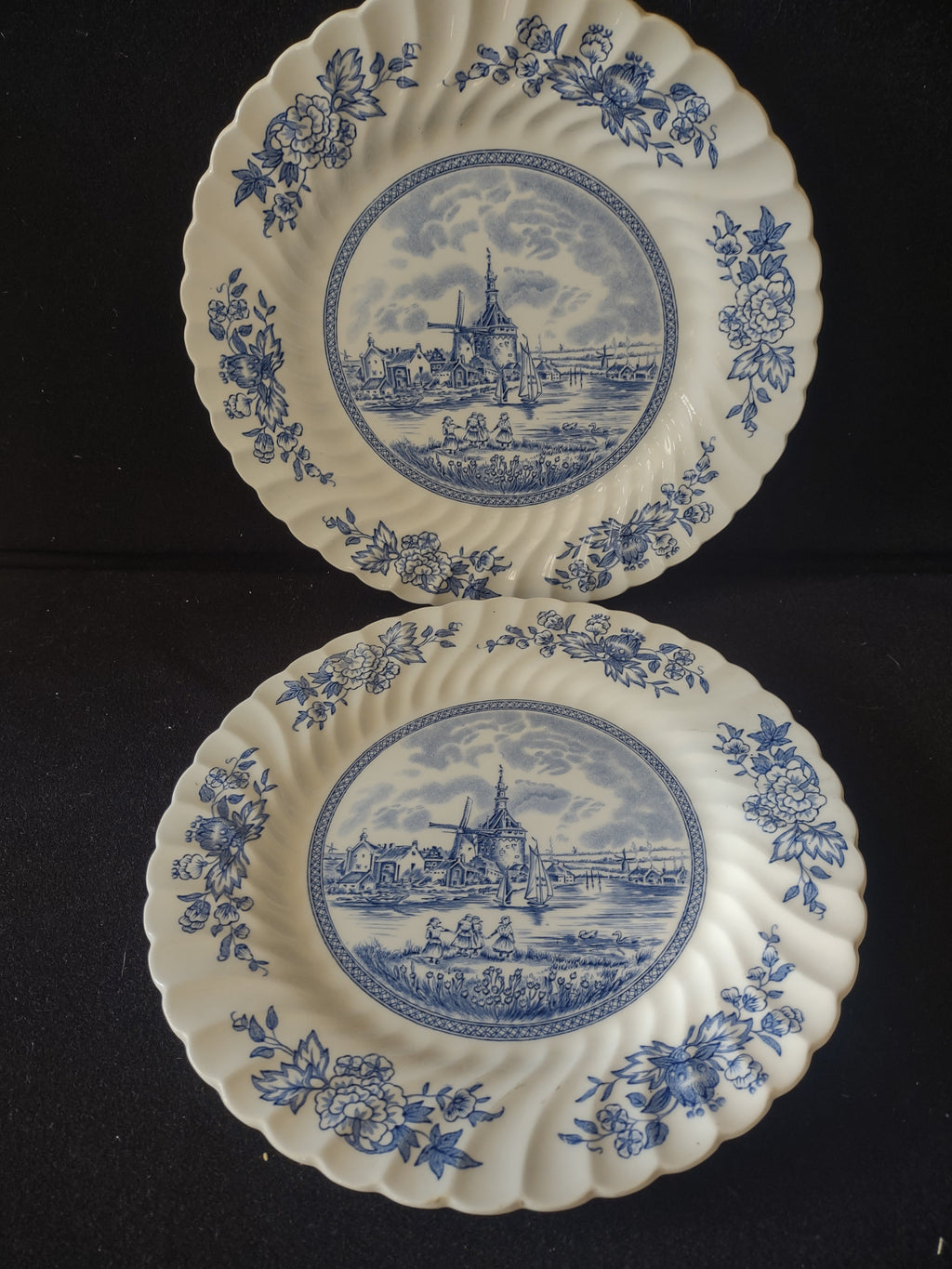 Vintage Johnson Brothers 10" Dinner Plate Ironstone Tulip Time x 2 (Lot 5595)