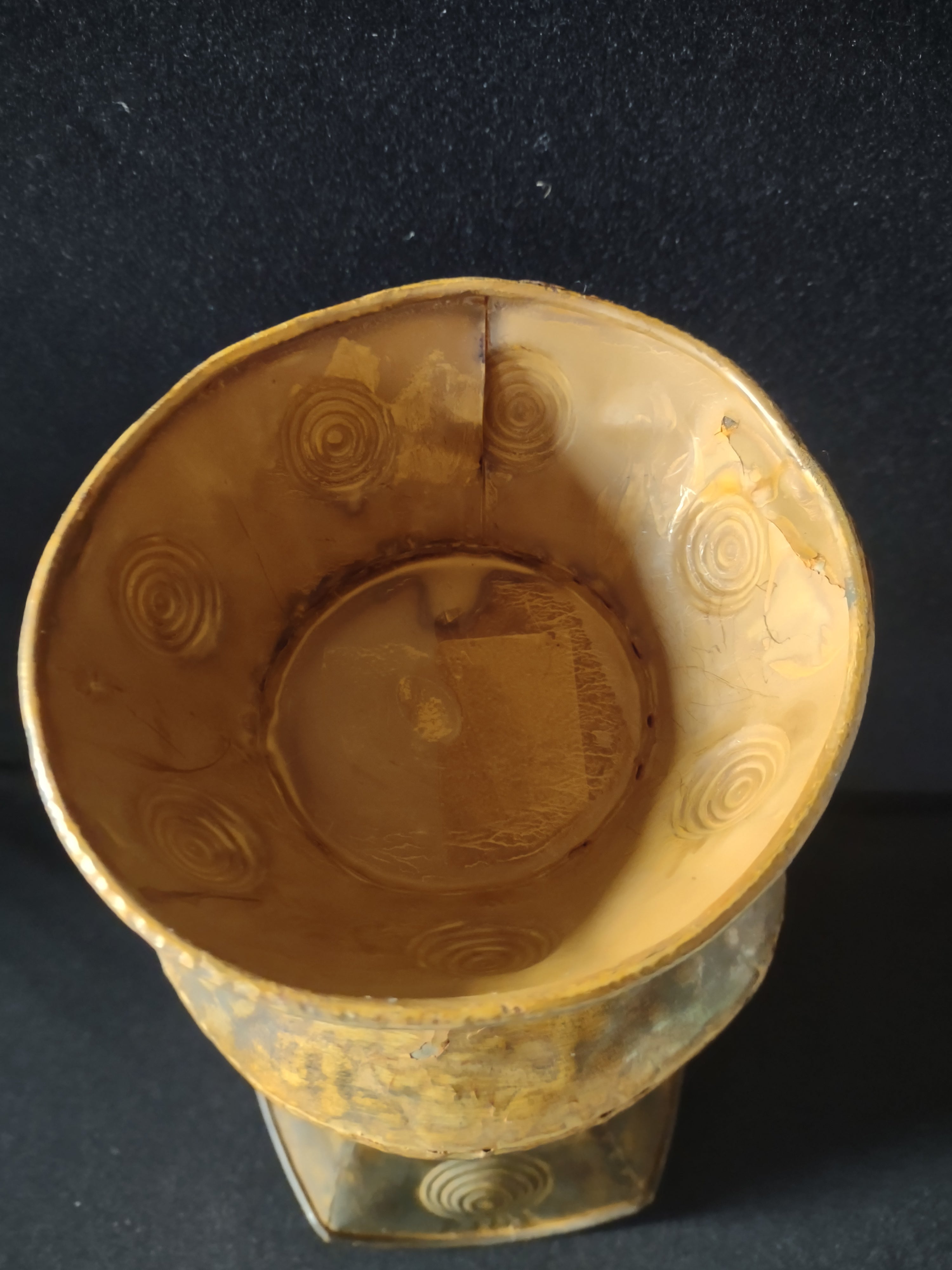 Primitive Rustic Decorative Metal Vase Embossed Circles Brown (Lot 4611)