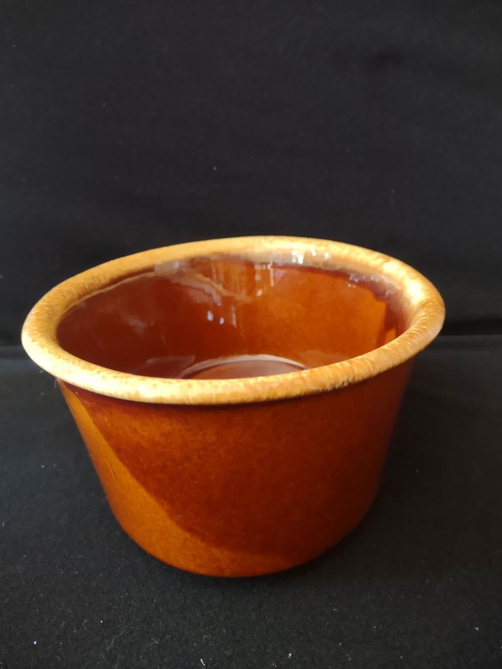 Vintage Hull Pottery Brown Drip Glaze Casserole Dish (Lot 3271)
