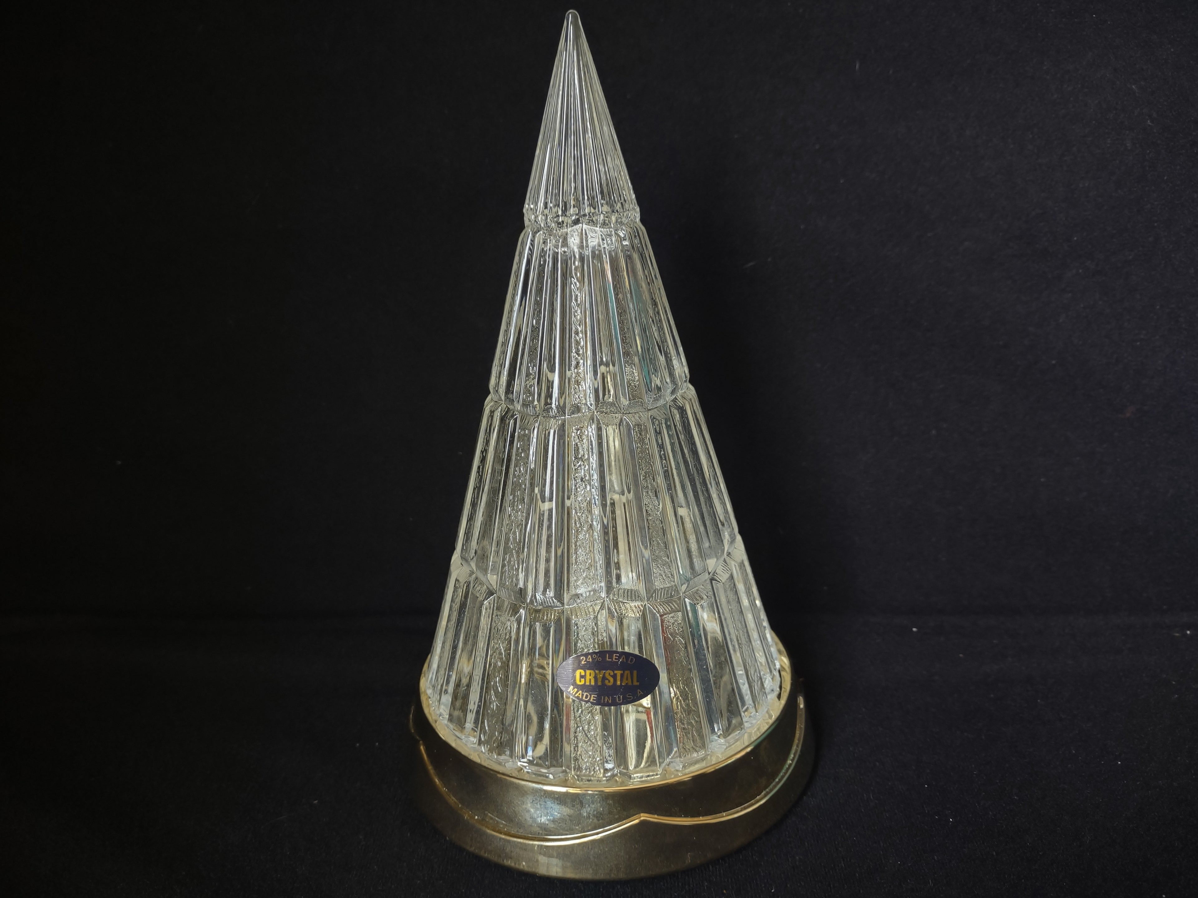 The American Crystal Collection Lighted Holiday Tree (lot 1732)