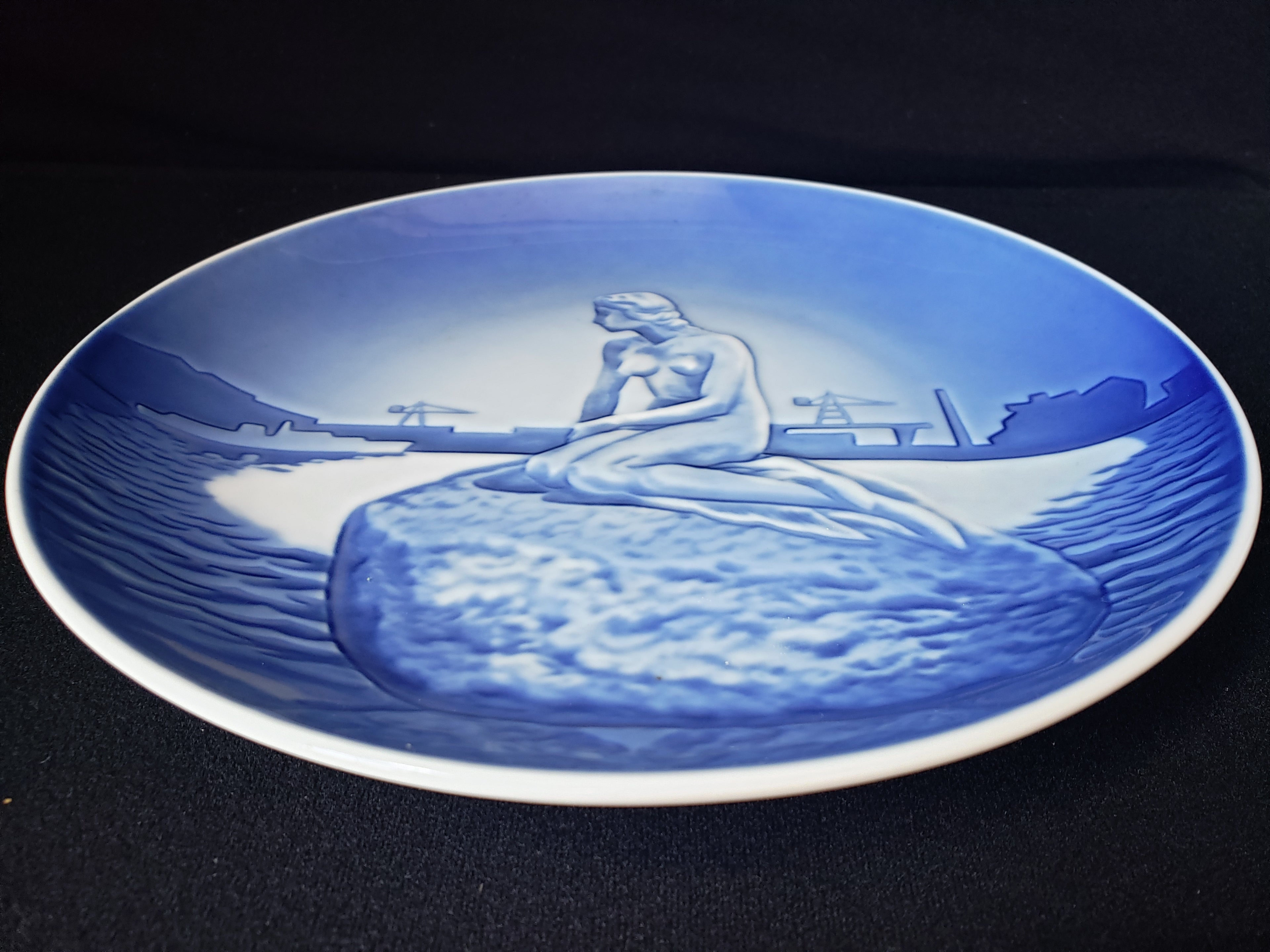 B & G Copenhagen Porcelain Wall Plate The Little Mermaid (lot 2198)