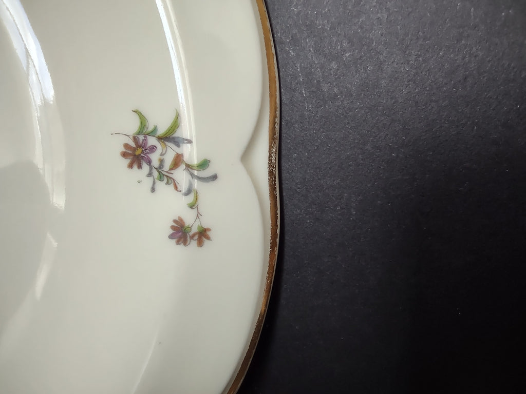 Haviland Limoges Dinner Plate Peony Flower Cream Color (lot 926)