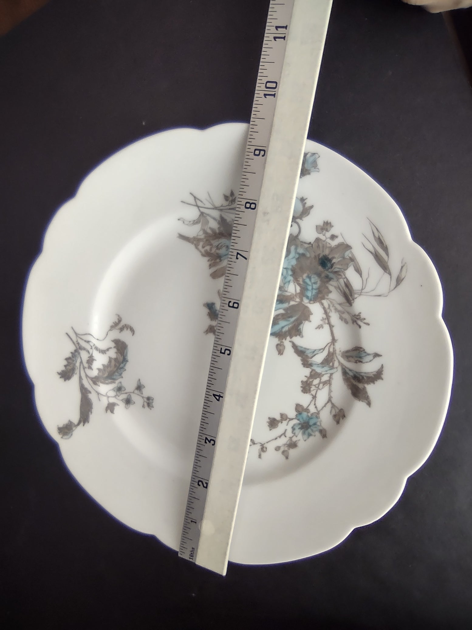 Antique Haviland Limoges Blue Flower Dinner Plate 9-1/2" (lot 959)