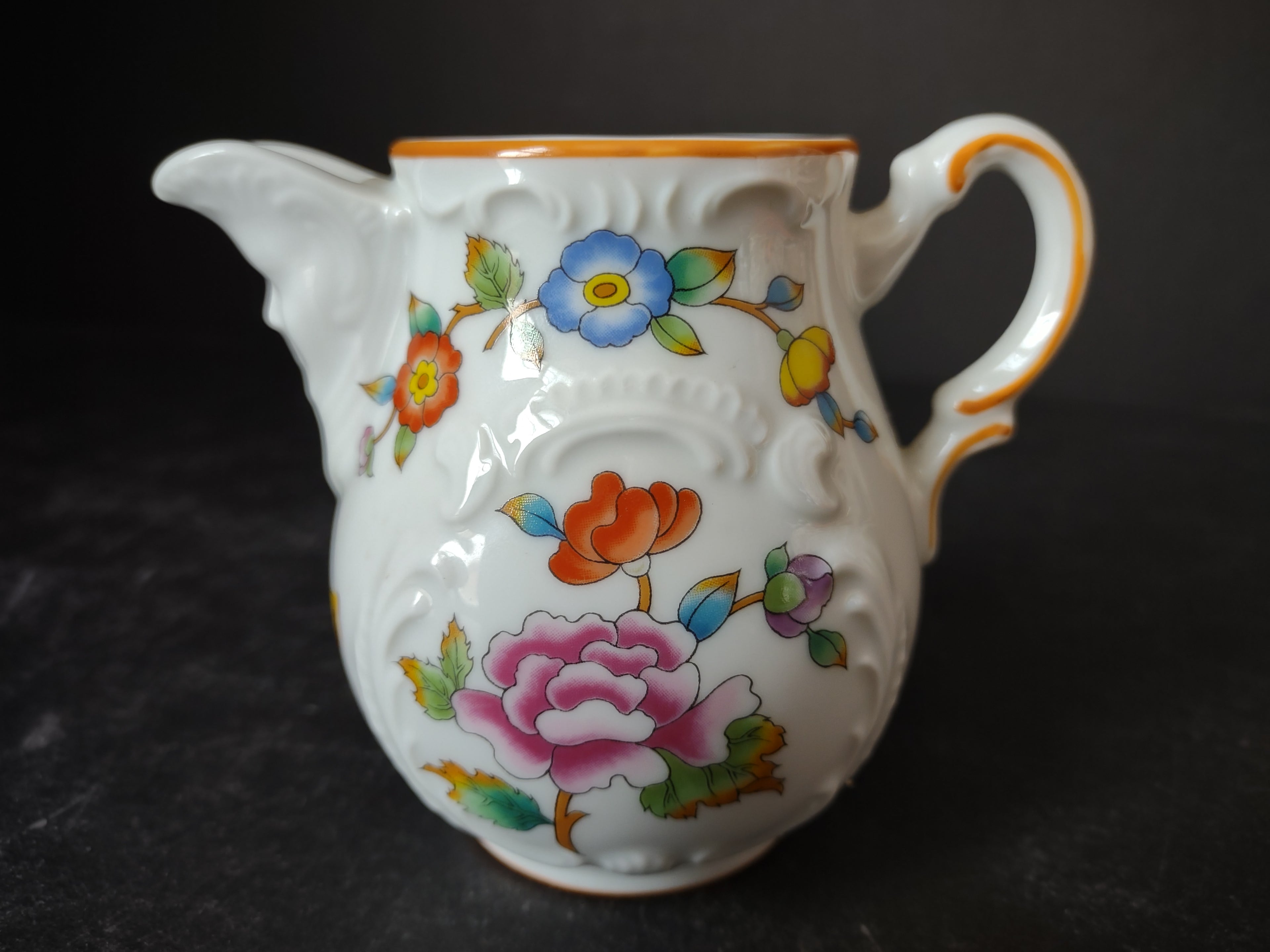 Vintage Spring Estee Lauder Chinoiserie Porcelain Creamer 3-1/2" (lot 3474)