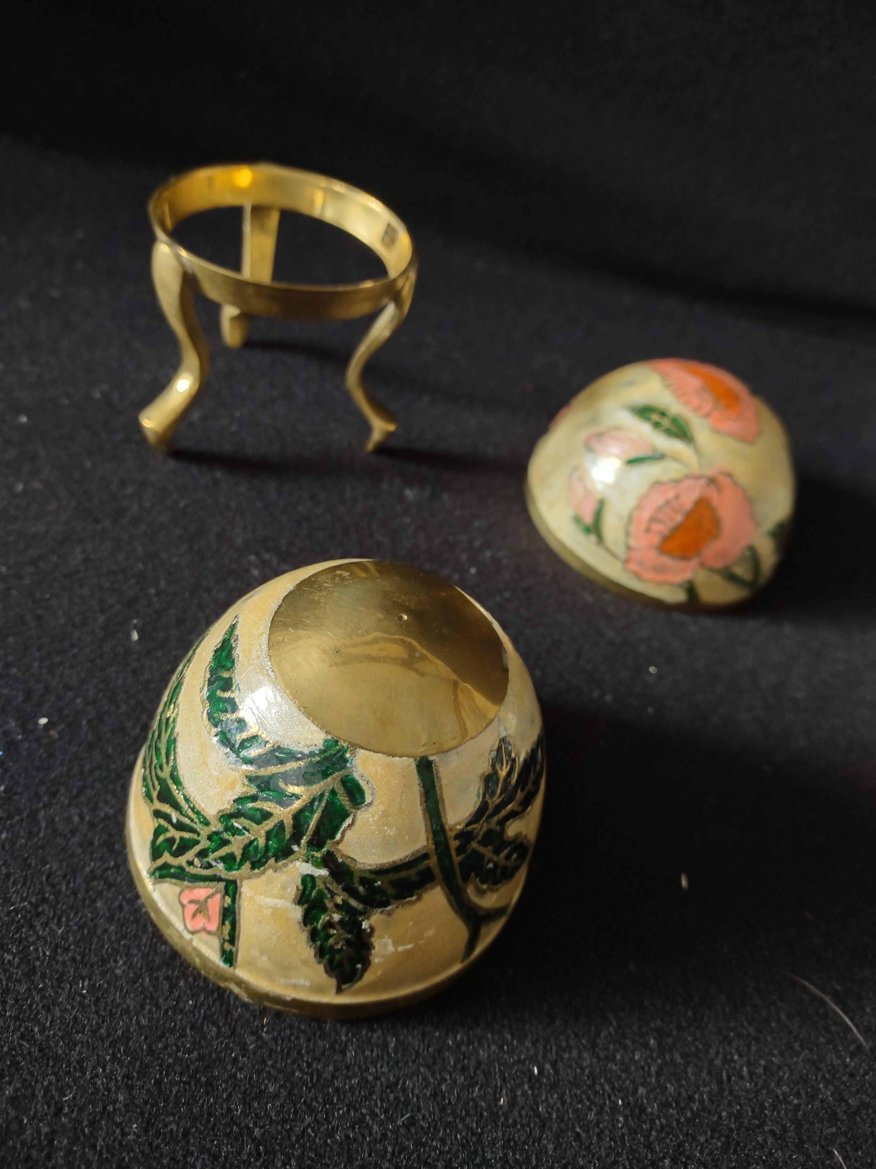 Vintage Enameled Brass Easter Egg Brass Stand Flowers Made in India (Lot 5063)