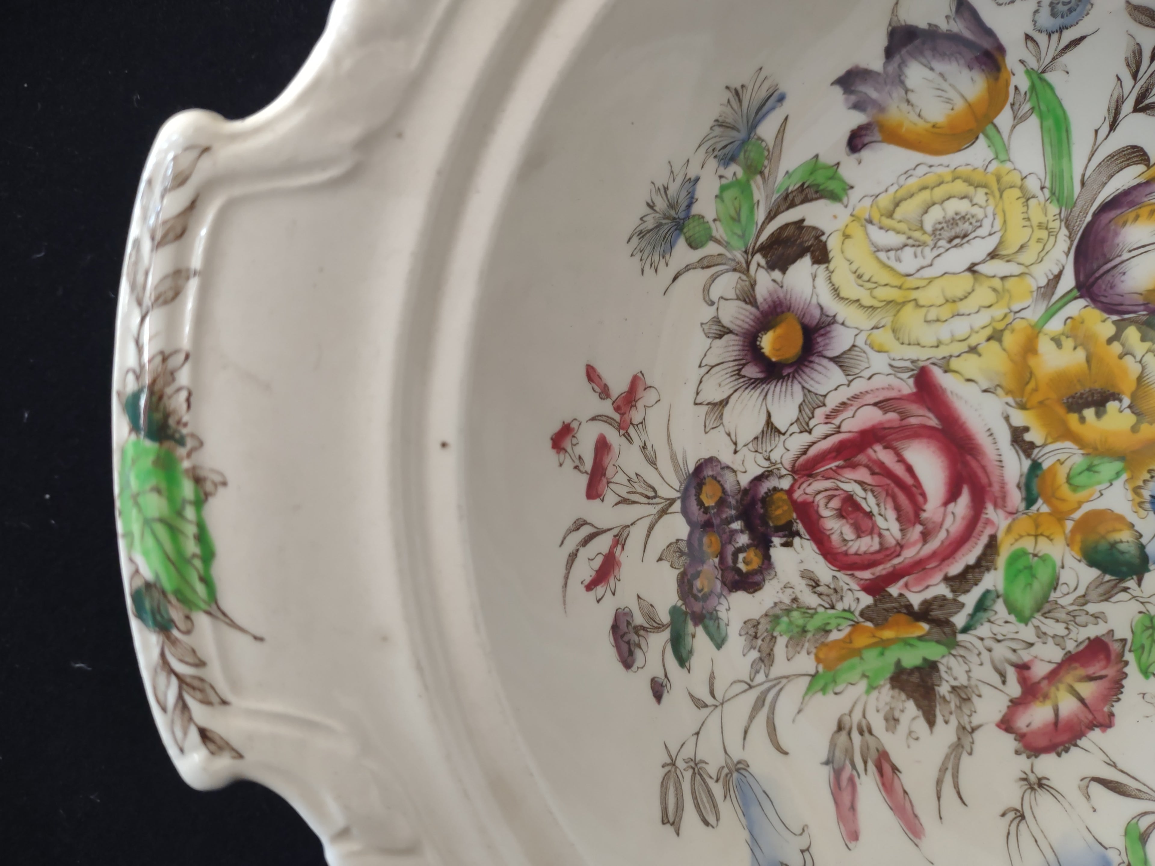 Vintage Johnson Bros Garden Bouquet Ironstone England Serving Bowl (lot 5616)