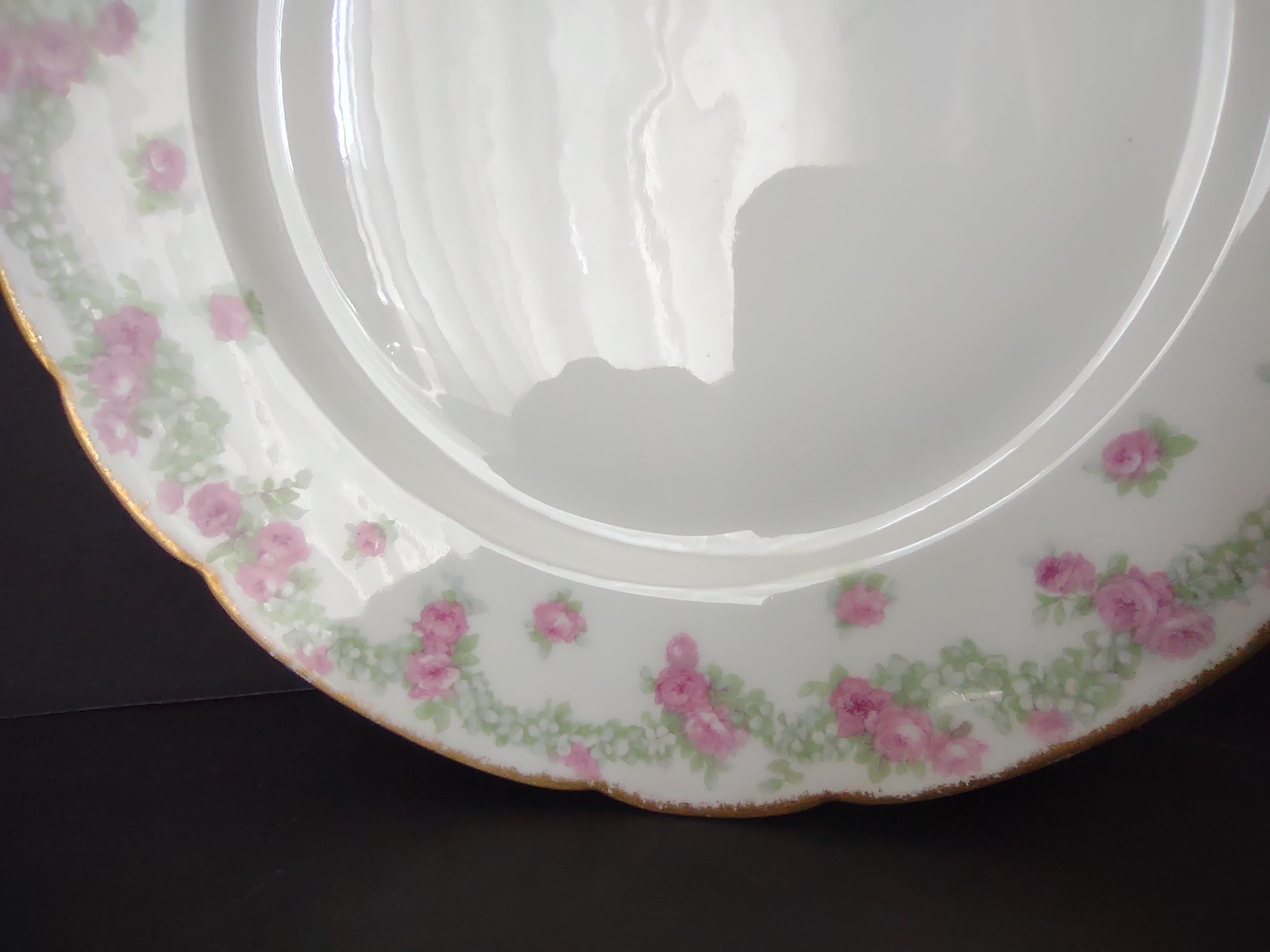 JP French Chic Floral Cottage Vintage Dinner Plate Rose Garland (lot 836)