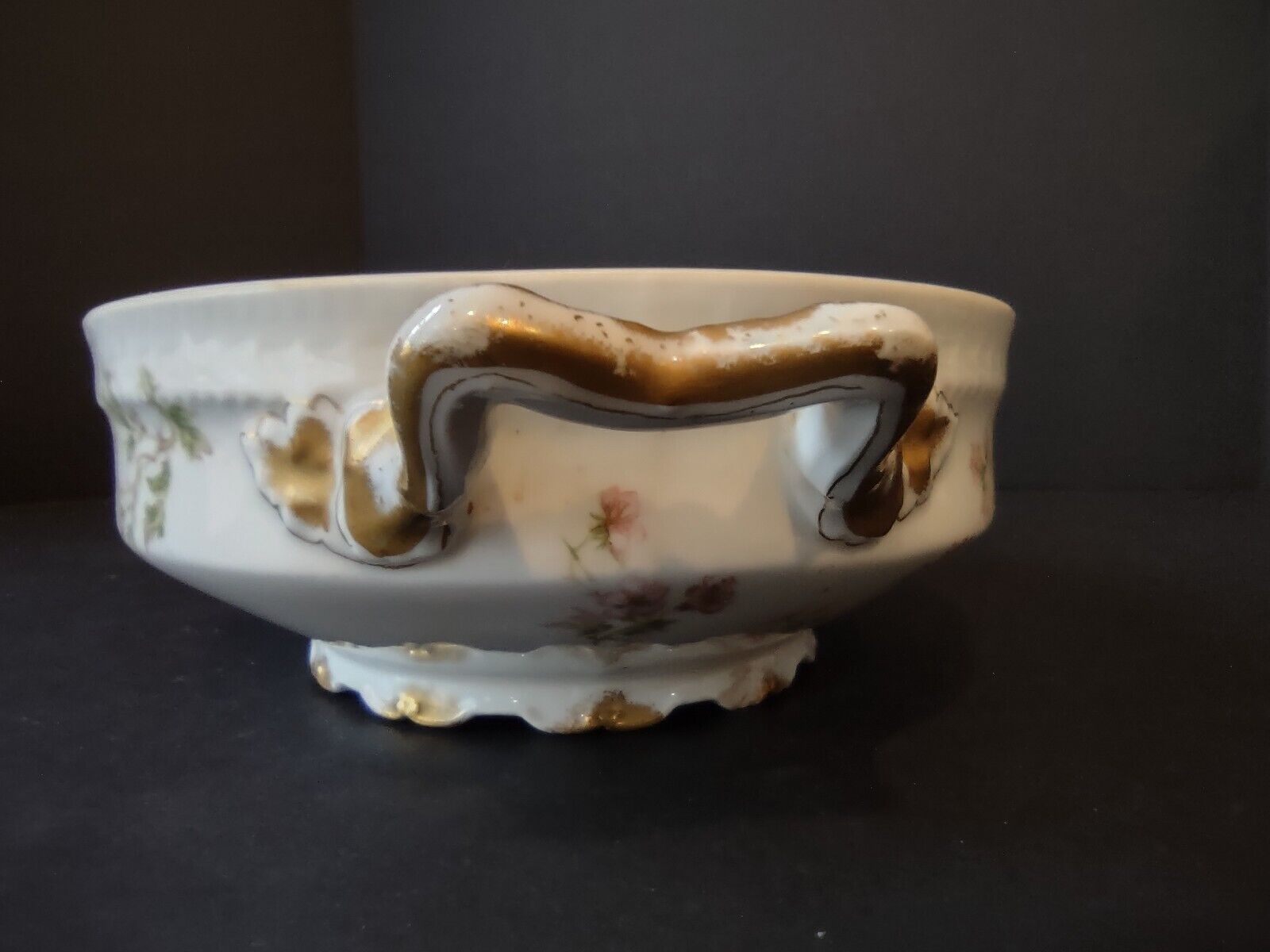 Haviland Limoges France Serving Bowl Gold Handles Red FLower Blossoms (lot 555)