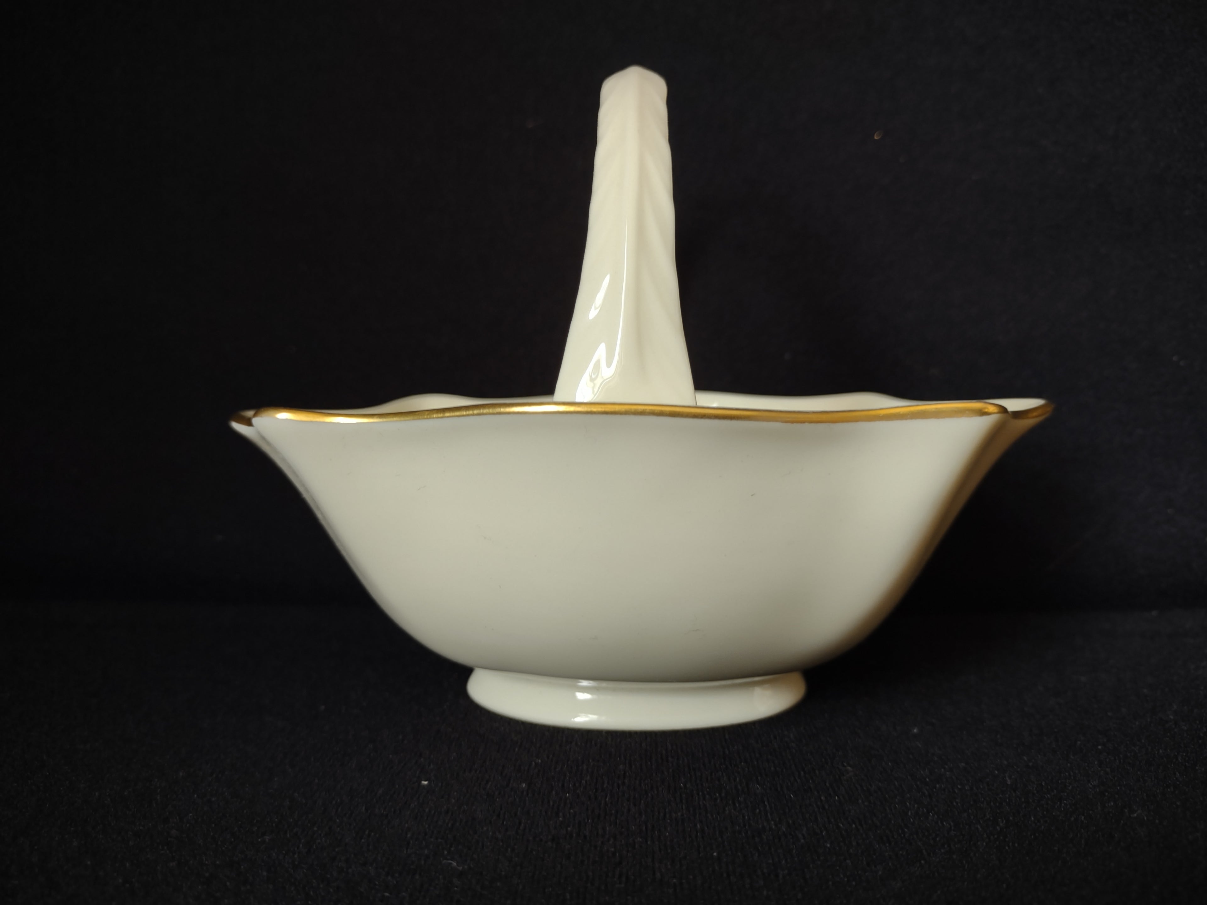 Vintage Lenox Special Small Basket with Handle (lot 1896)