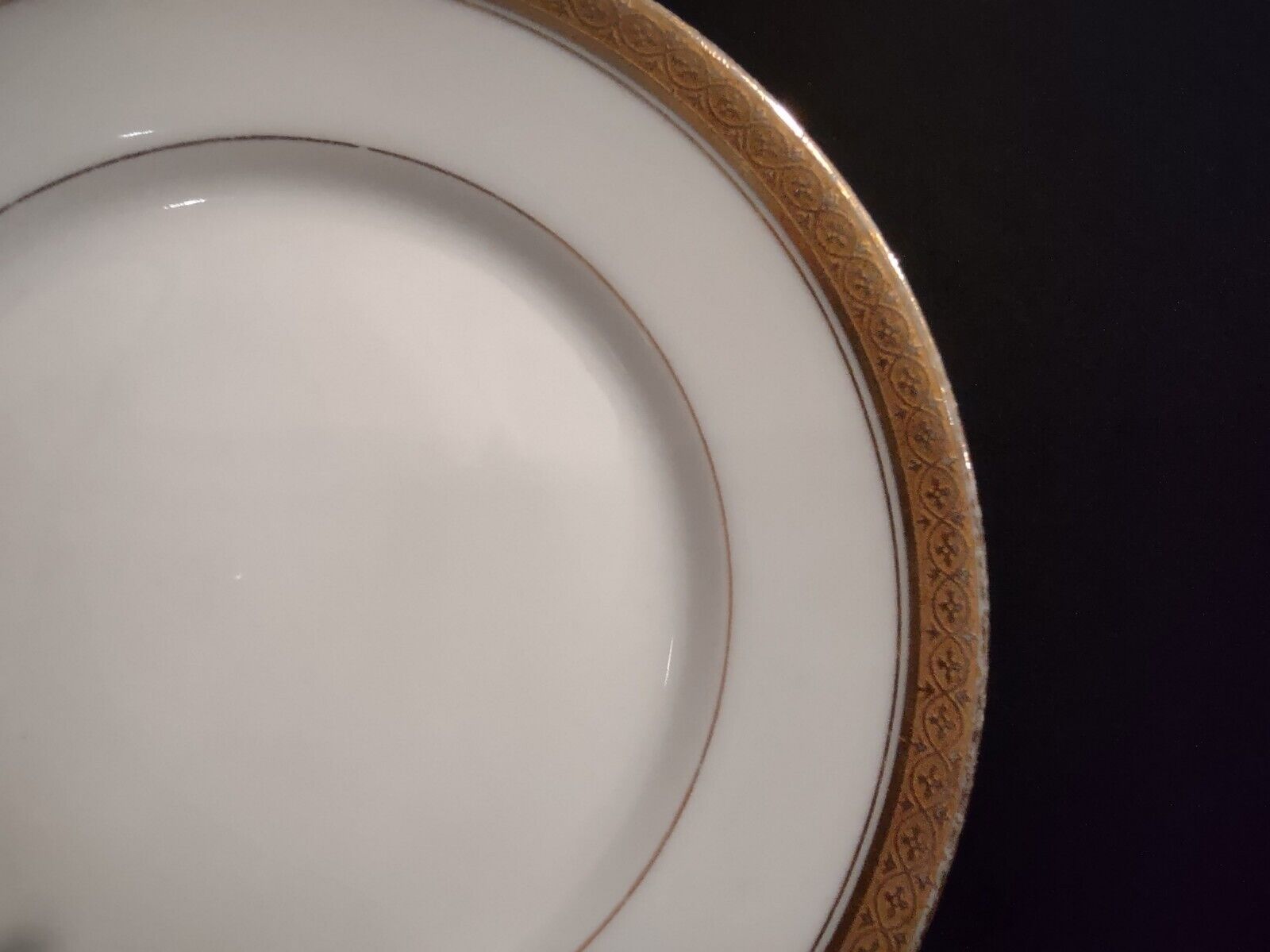 Wm Guerin France Limoges Bread/Butter Plate 6-1/4" Gold Trim (lot 685)