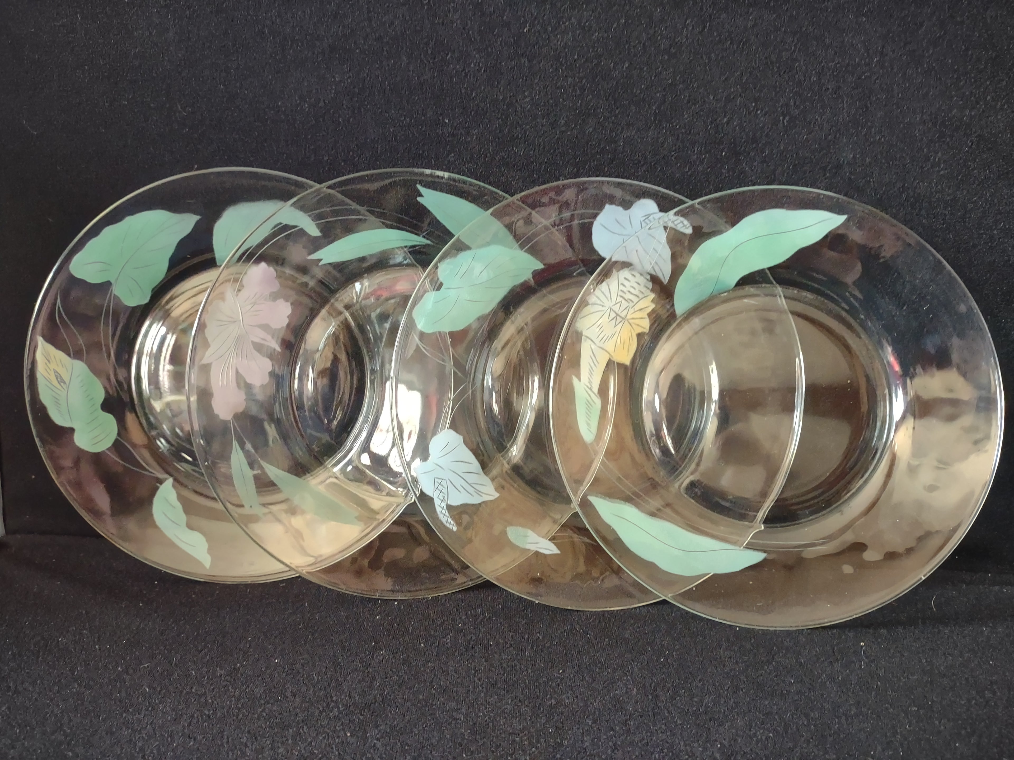 Vintage Clear Glass Floral 8" Salad Plate x 4 (lot 5285)
