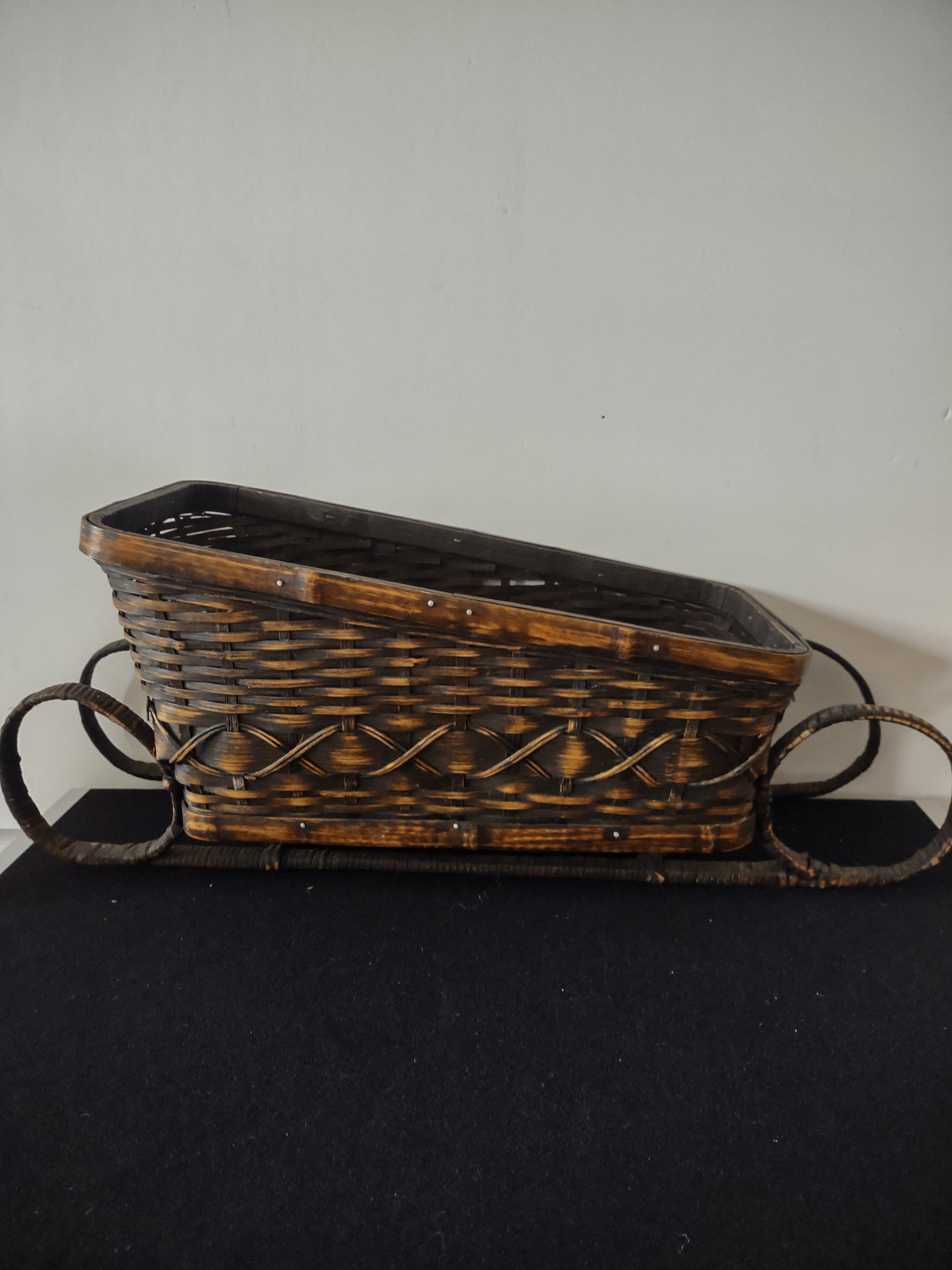 Vintage Christmas Wicker Sleigh Basket Planter (Lot 3713)