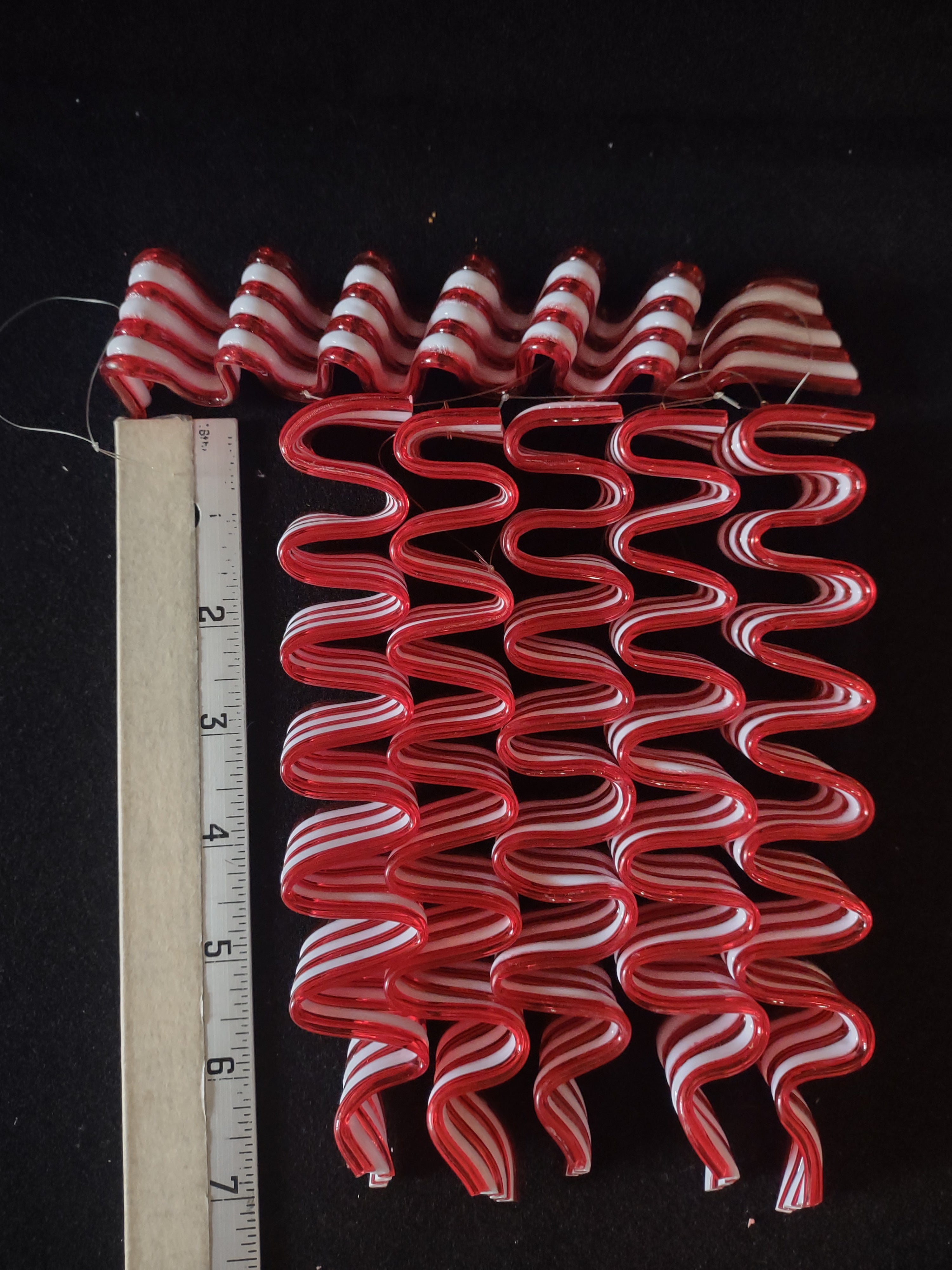 Christmas Red White Candy Ribbon Ornaments Six 7" Eight 6" (Lot 4577)
