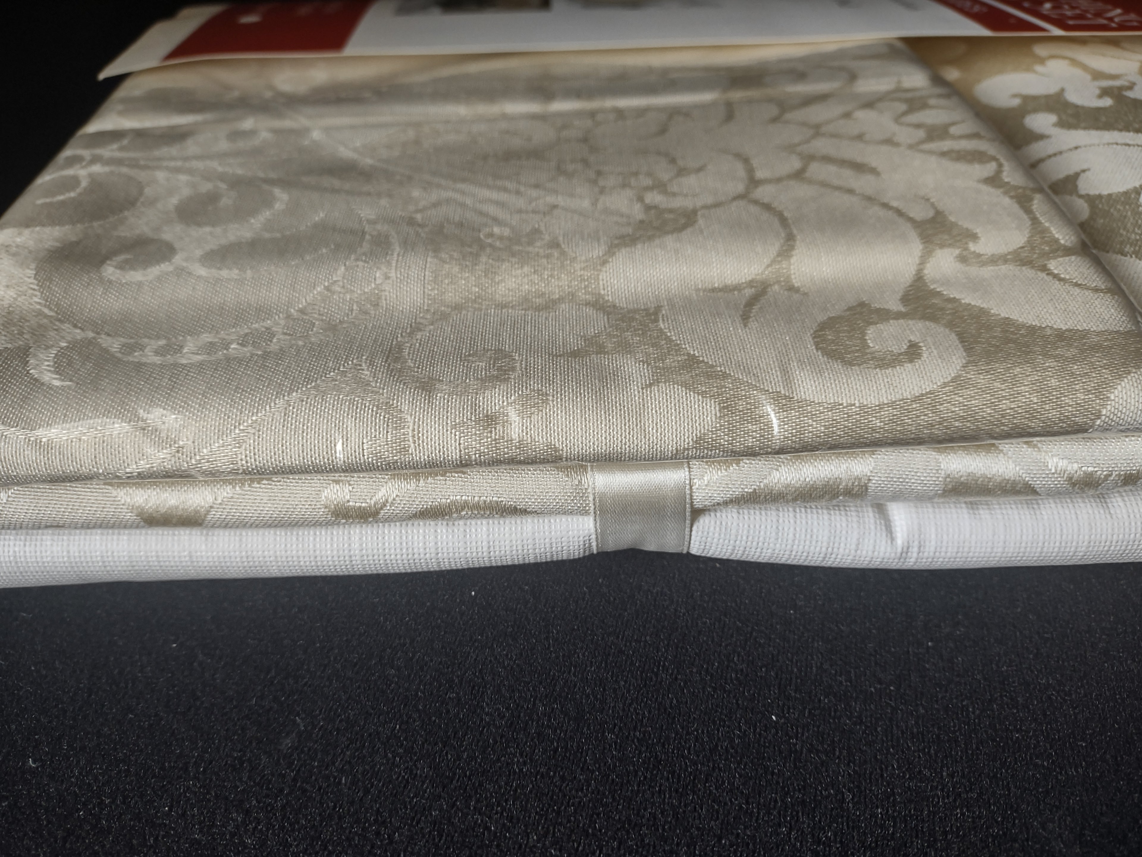 Ivory Table Round 70" Tablecloth Vinyl Table Pad 6 Coordinating Napkins lot 1743
