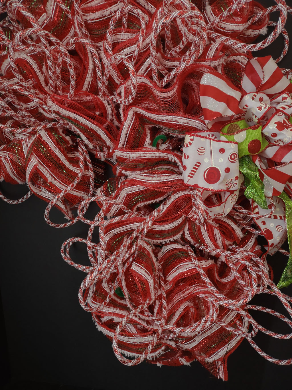 Christmas Mesh Ribbon Decor Candy Cane Wreath Handmade (lot 1410)