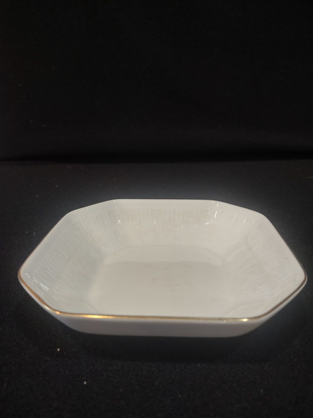 Vintage Minton White Paisley Bone China Square Nut Dish (Lot 5505)