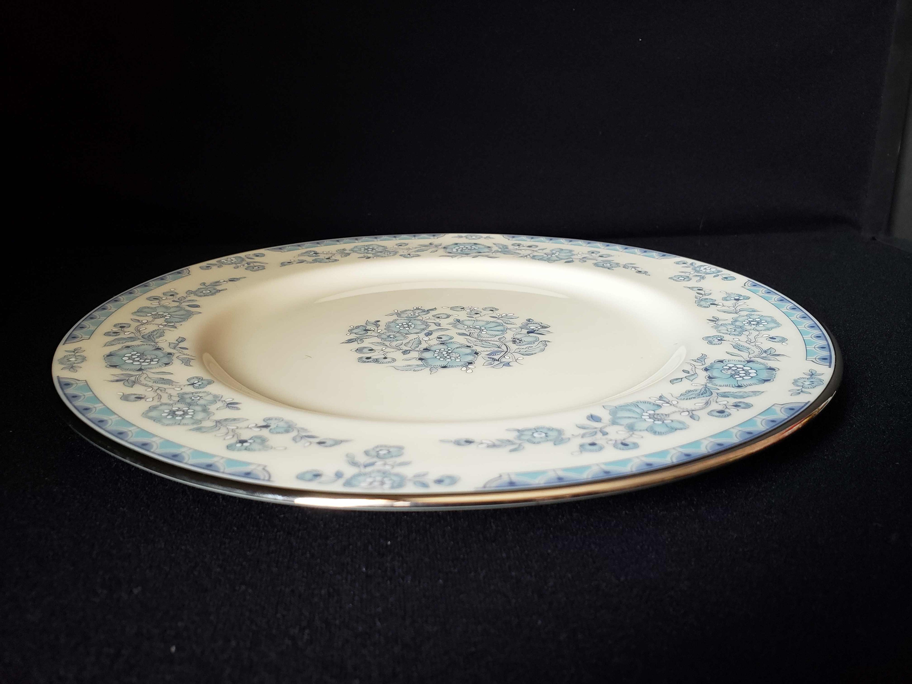 Vintage Lenox Flourish H-521 Gold Trim Dinner Plate 10-1/2" (lot 1910)