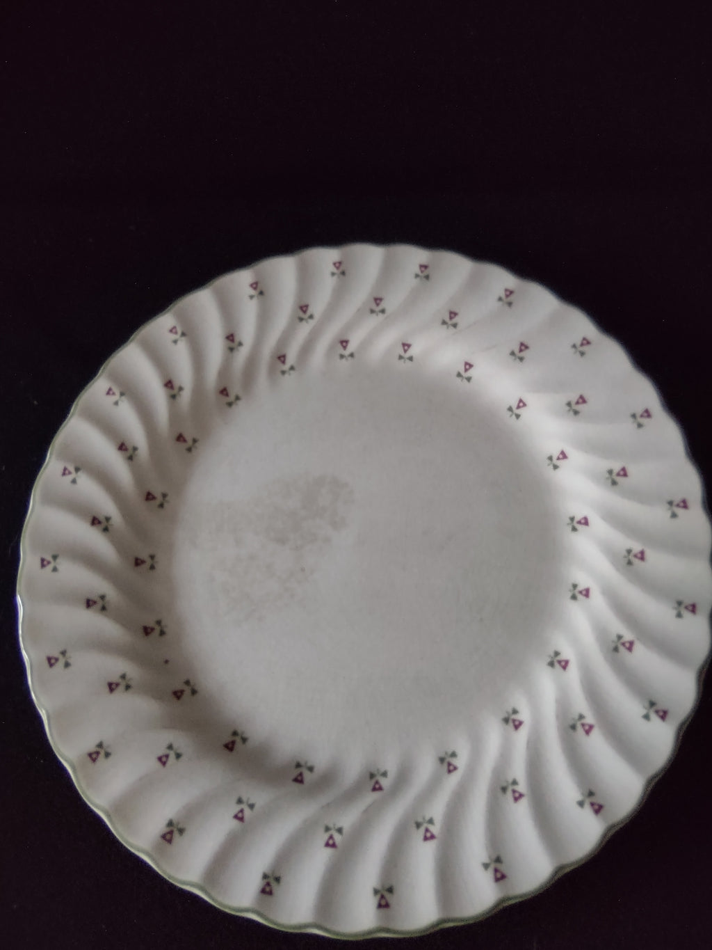 Vintage Laura Ashley Johnson Brothers 10" Dinner Plate Thistle (Lot 5566)