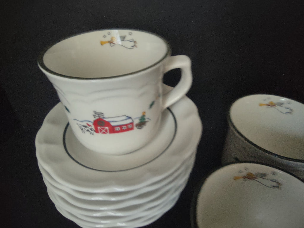 Pfaltzgraff Christmas Snow Village 7 x Coffee Cup Mug Saucer (lot 1161)