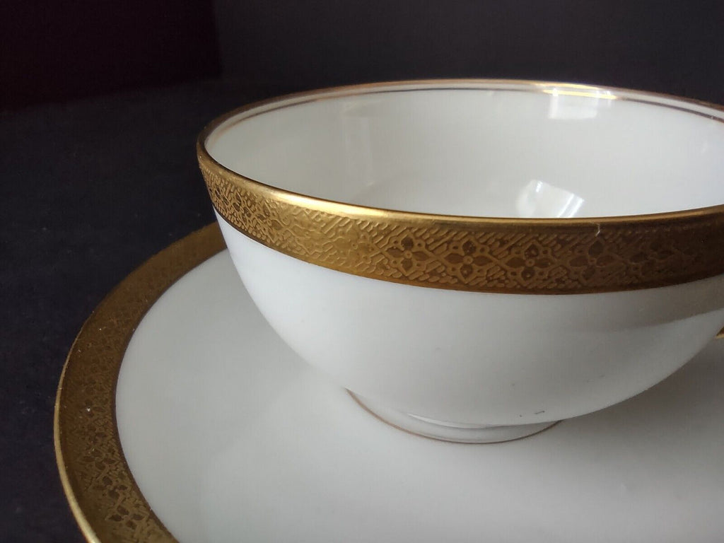 Haviland Limoges France Sophisticated Gold Trim White Teacup & Saucer (lot 656)