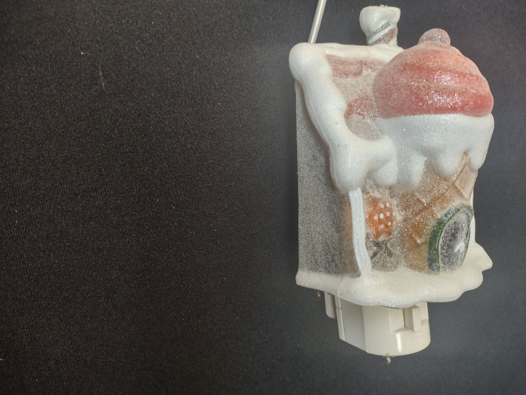 Christmas Night Light Frosted Ice Cream Cone (lot 1704)