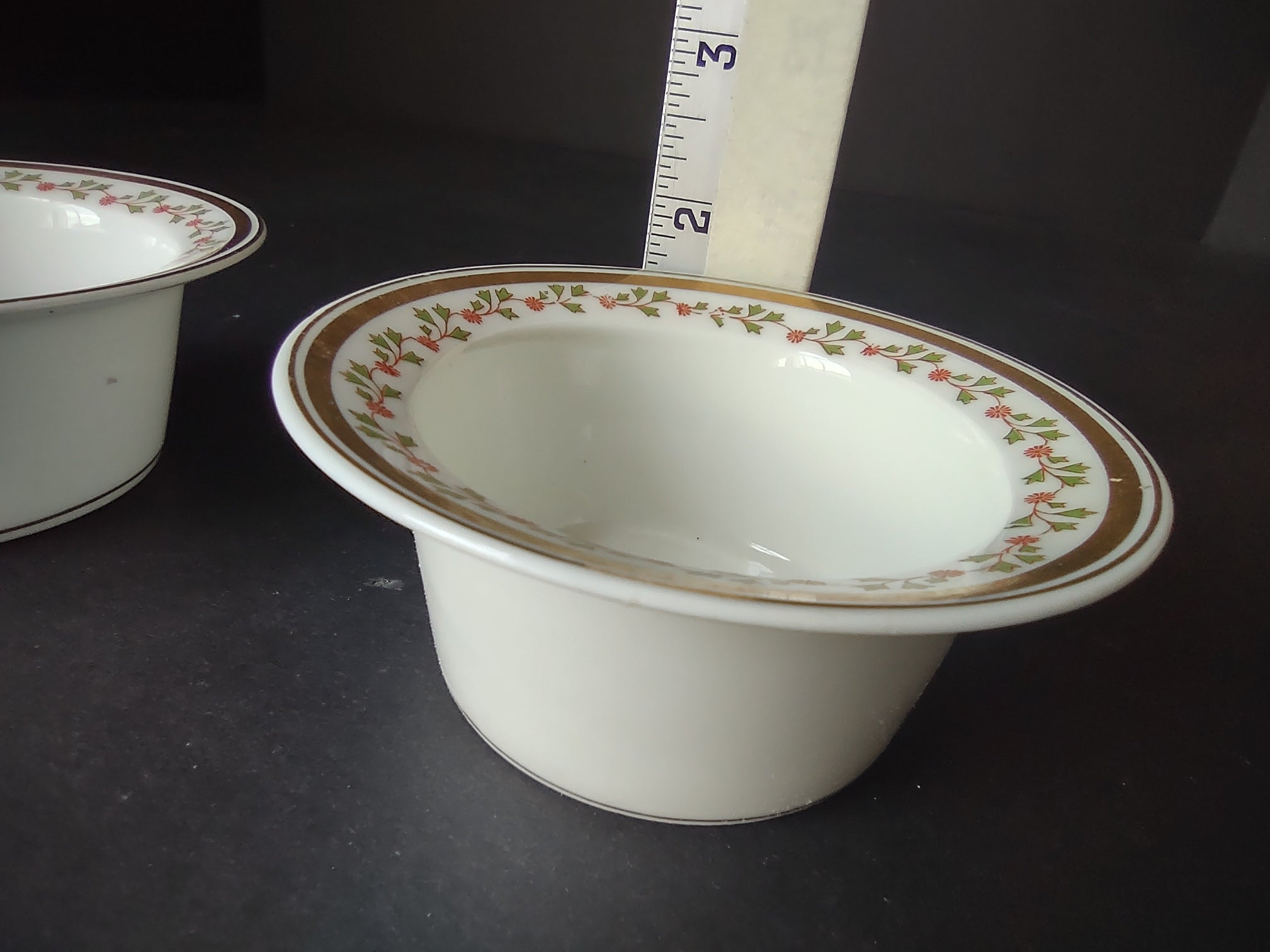 Old Abbey France Limoges 2 x Small Bowl Clover Gold Trim (lot 864)