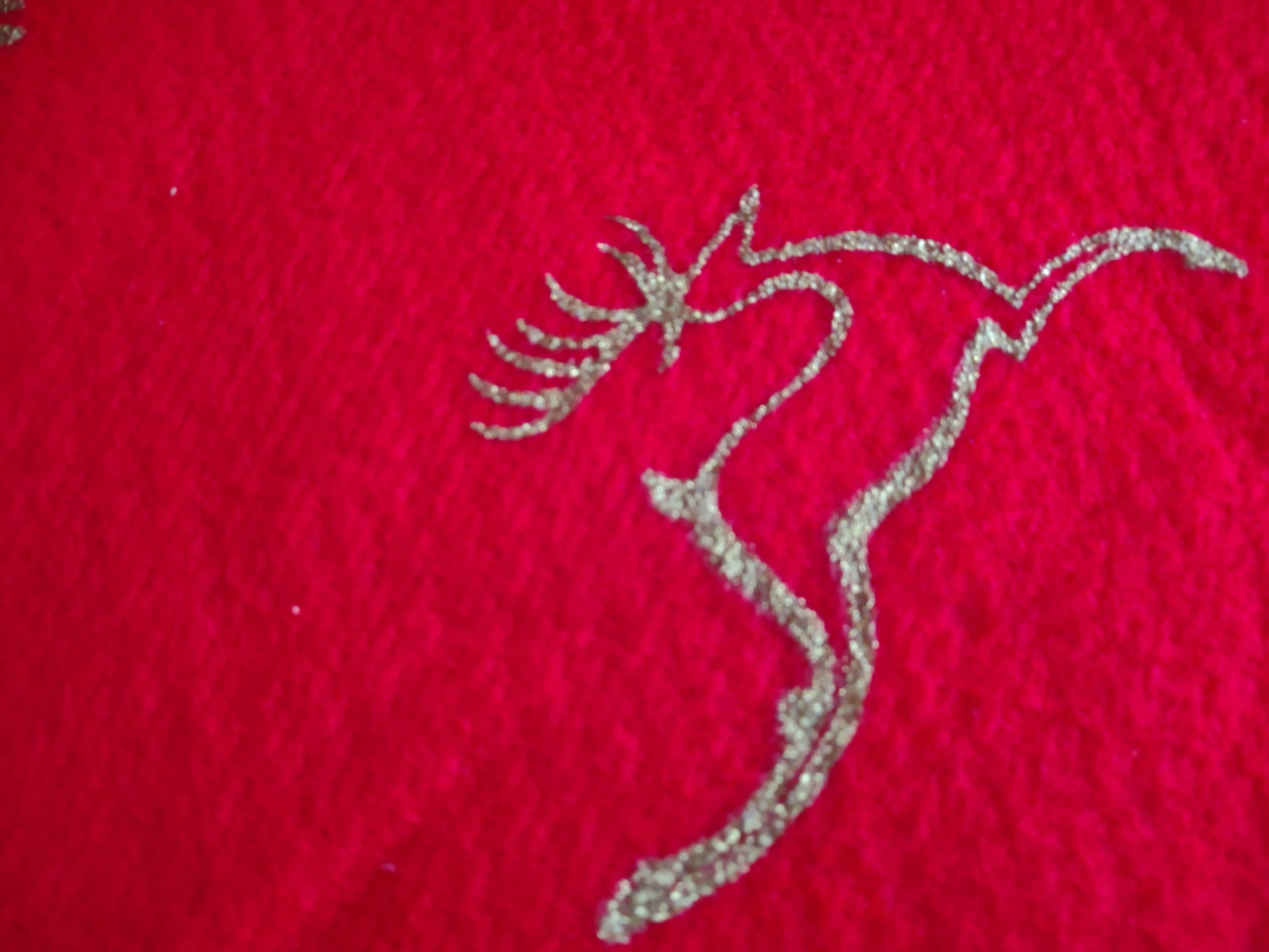 Christmas Tree Skirt Red Gold Reindeer Snowflake (lot 1330)