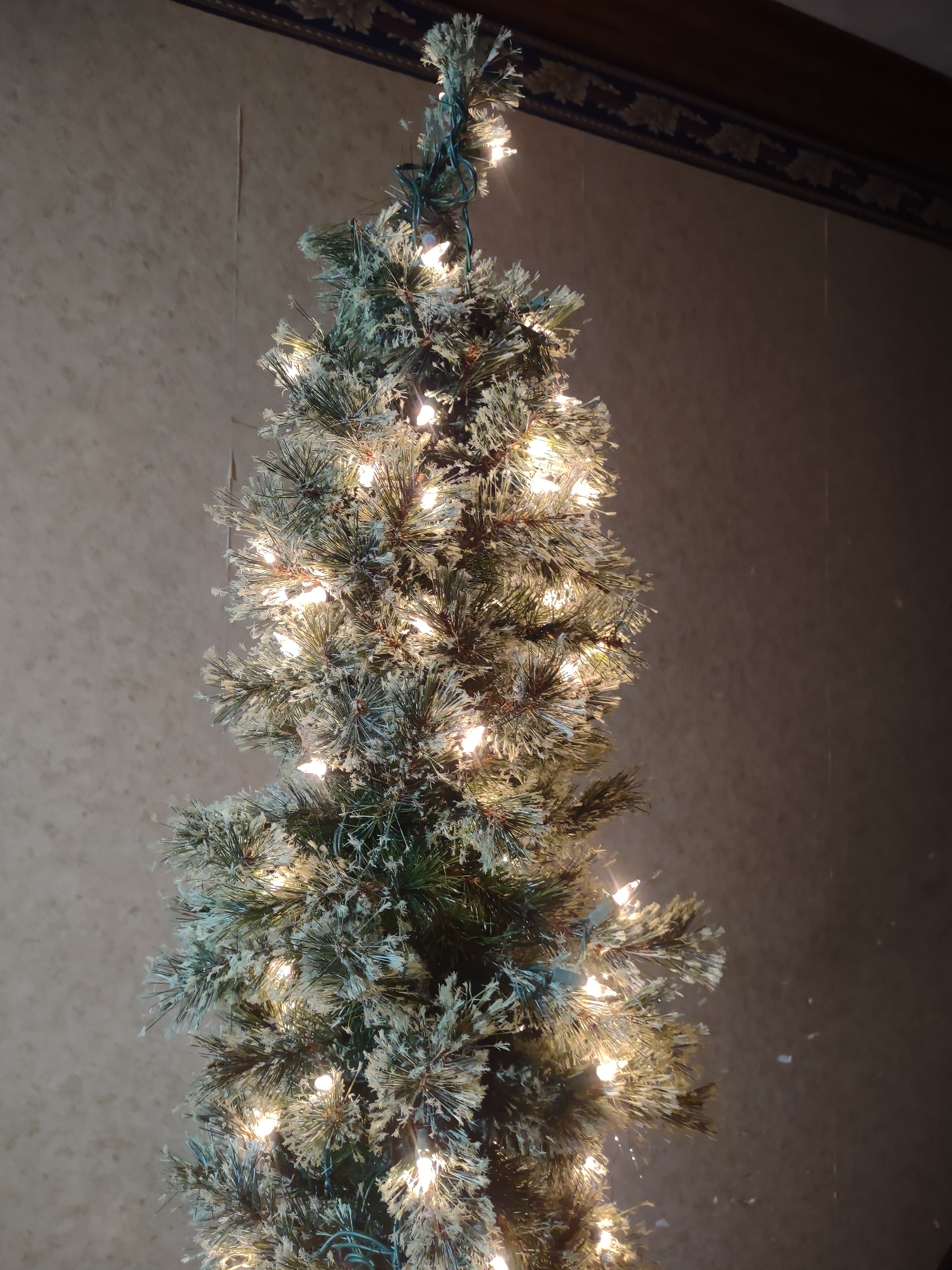 Christmas Artificial7 Ft Fluffy Pre-Lit Pencil Green Tree (lot 3380)