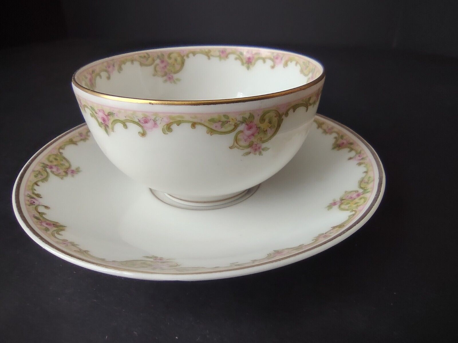 Haviland Limoges Gold Green & Pink Rose Garland Trim Teacup & Saucer (lot 686)