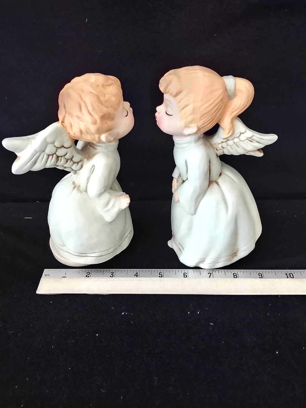 Vintage Ceramic Kissing Angels Japan Musical Where Do I Begin (Lot 3979)