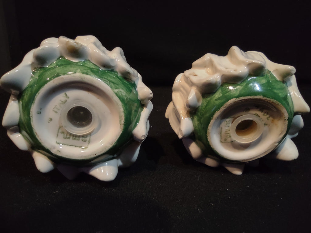 Vintage Salt and Pepper Shaker Ceramic Daisy Made in Italy (lot 5376)