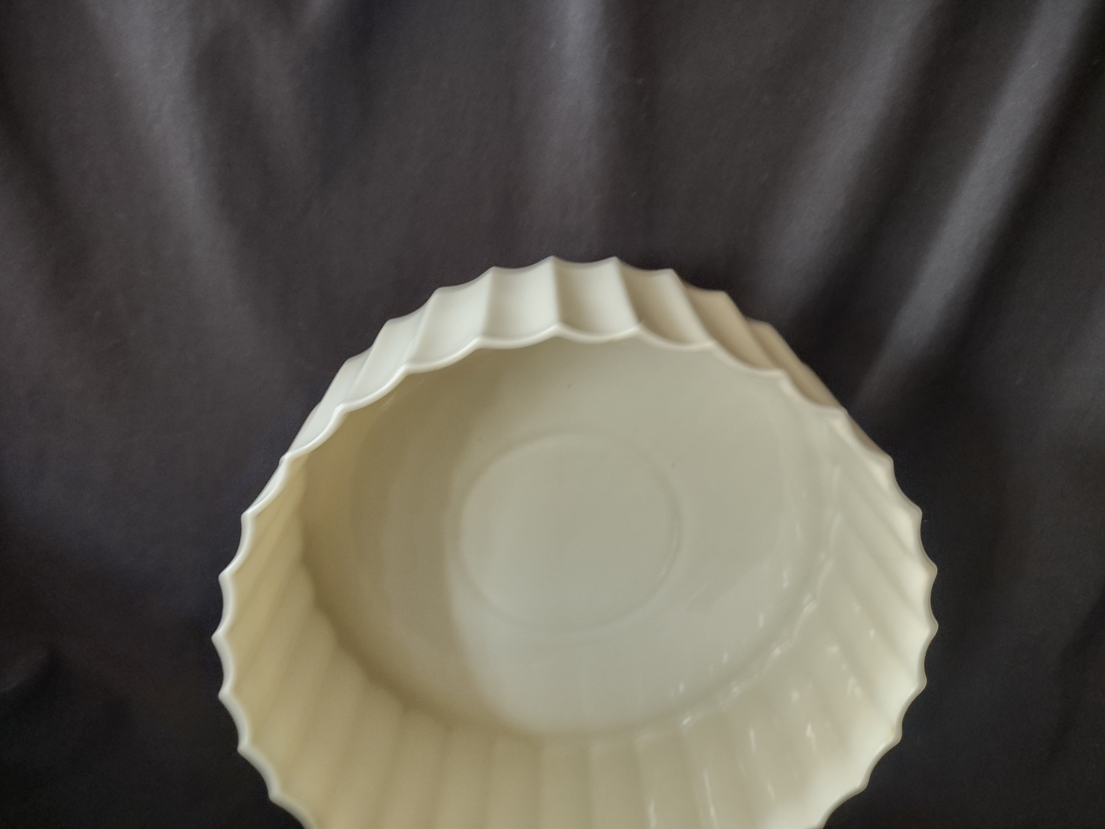 Vintage Lenox Round Serving Dish 10" (lot 1971)