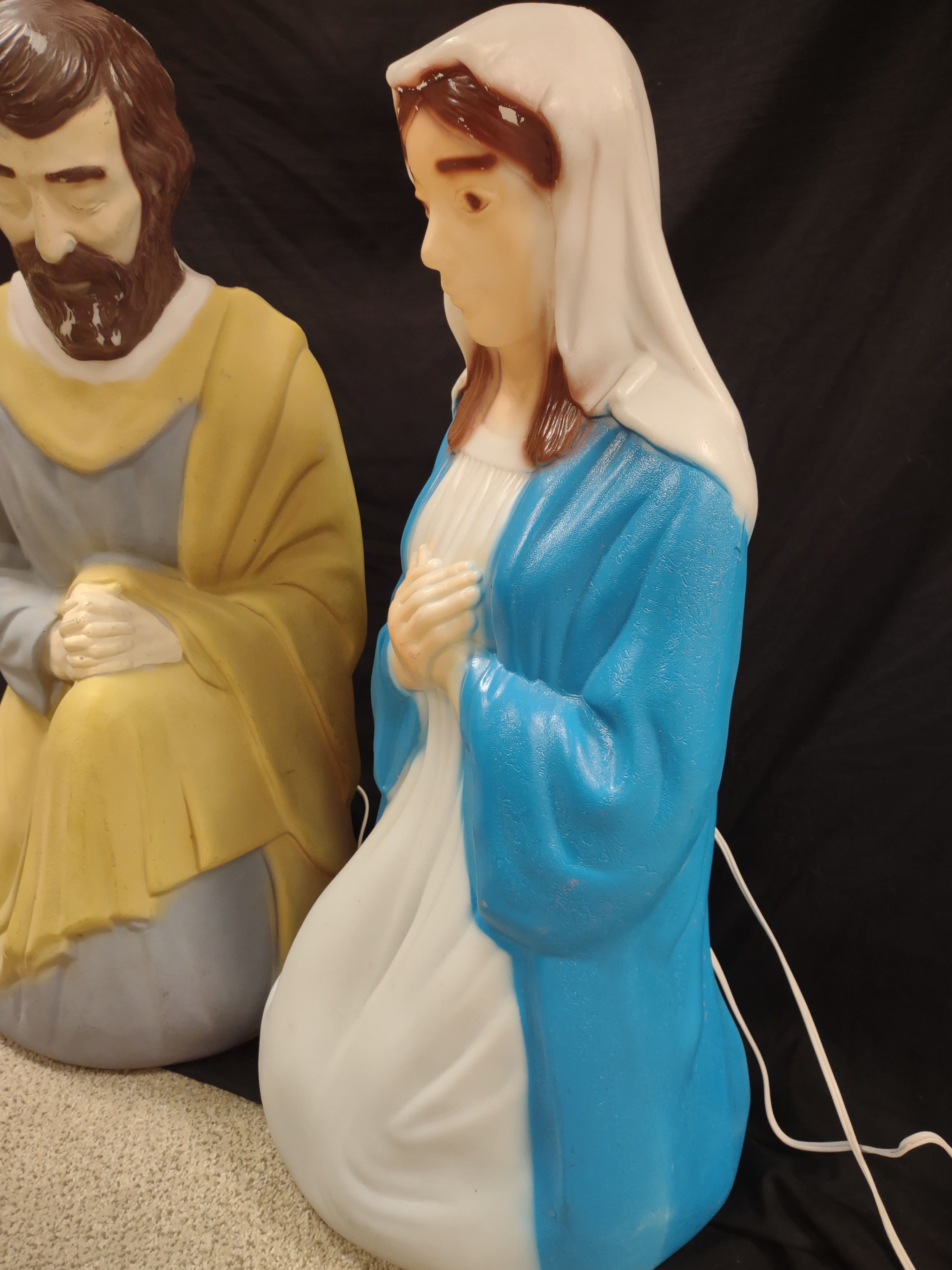 Vintage Christmas Nativity Mary Joseph Blow Mold Light Up (lot 1310)